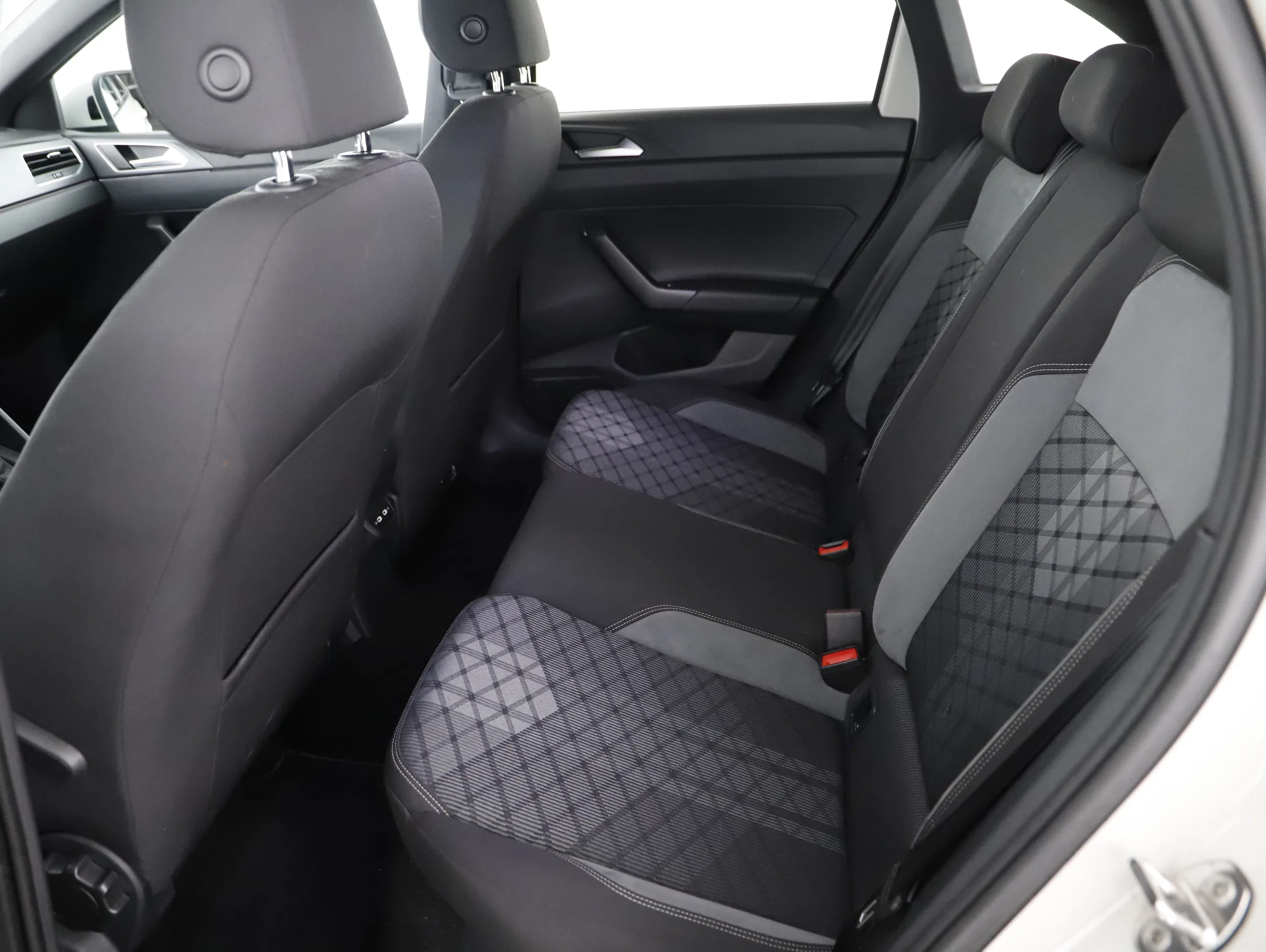 VW Taigo 1.0 TSI R-Line DSG | Bild 19 von 21