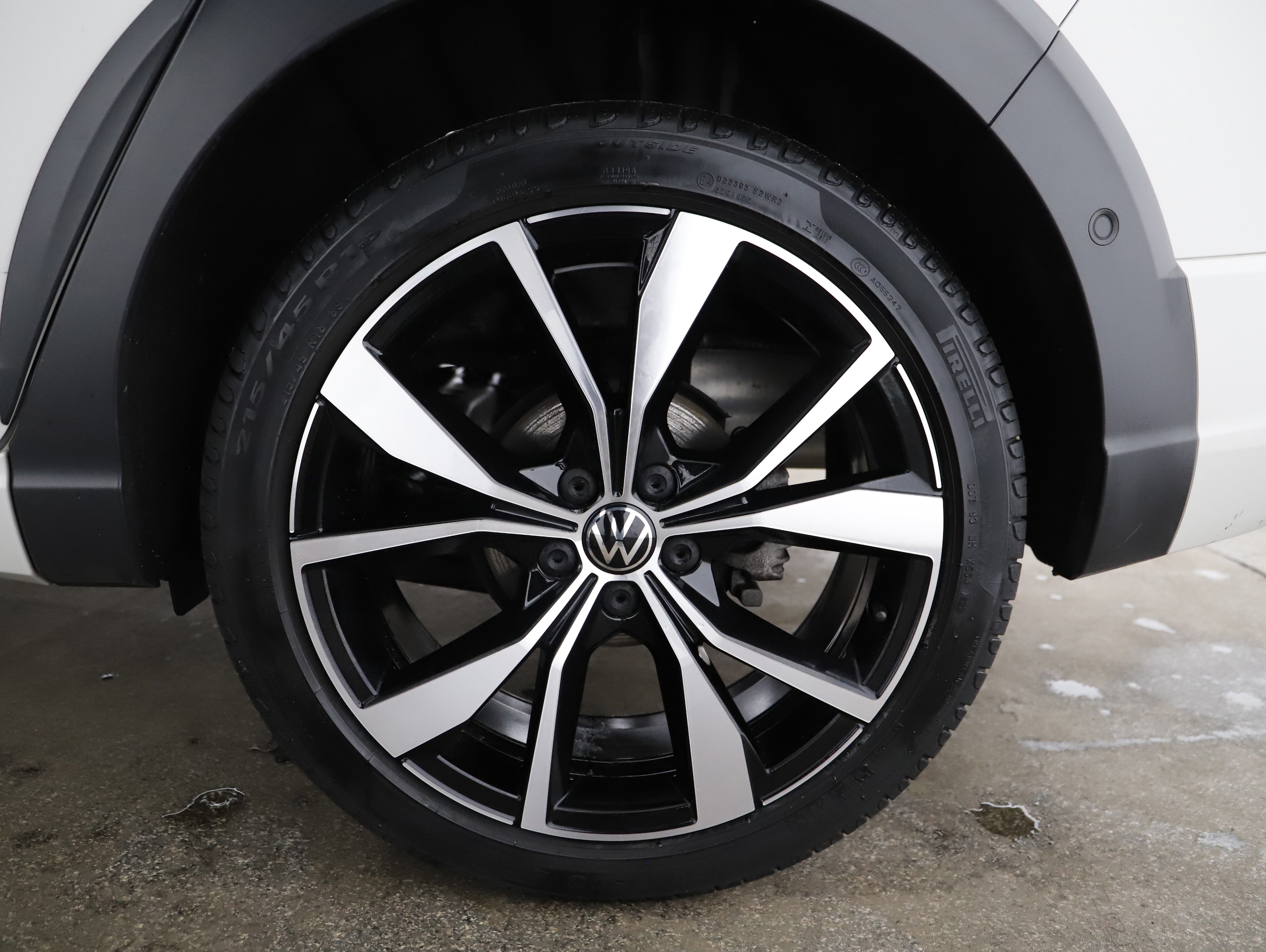 VW Taigo 1.0 TSI R-Line DSG | Bild 4 von 21