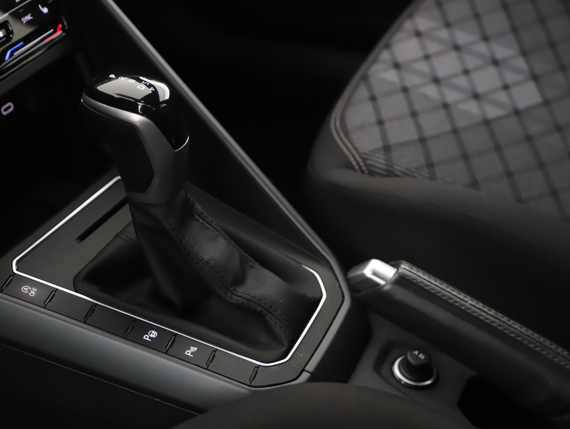 VW Taigo 1.0 TSI R-Line DSG | Bild 18 von 21