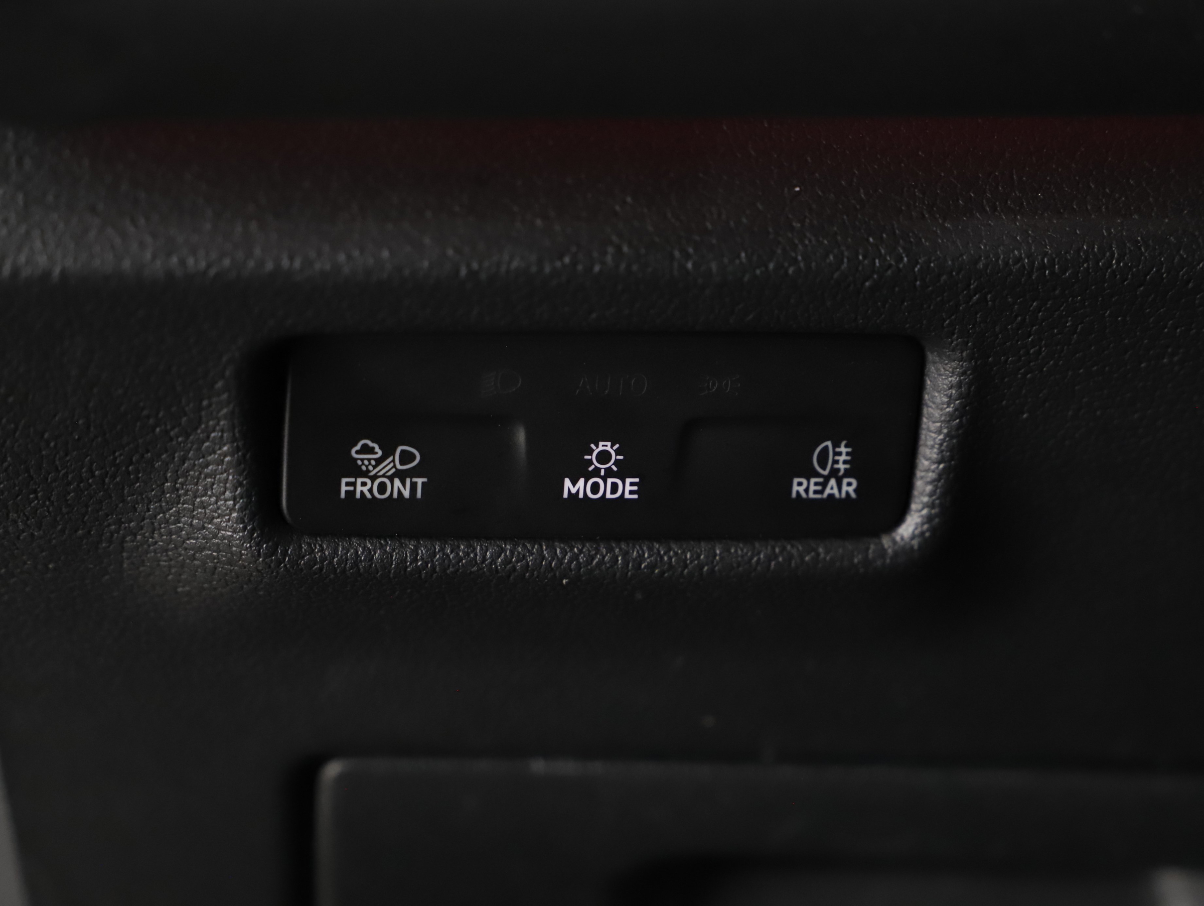 VW Tiguan 2.0 TDI W R-Line | Bild 14 von 22