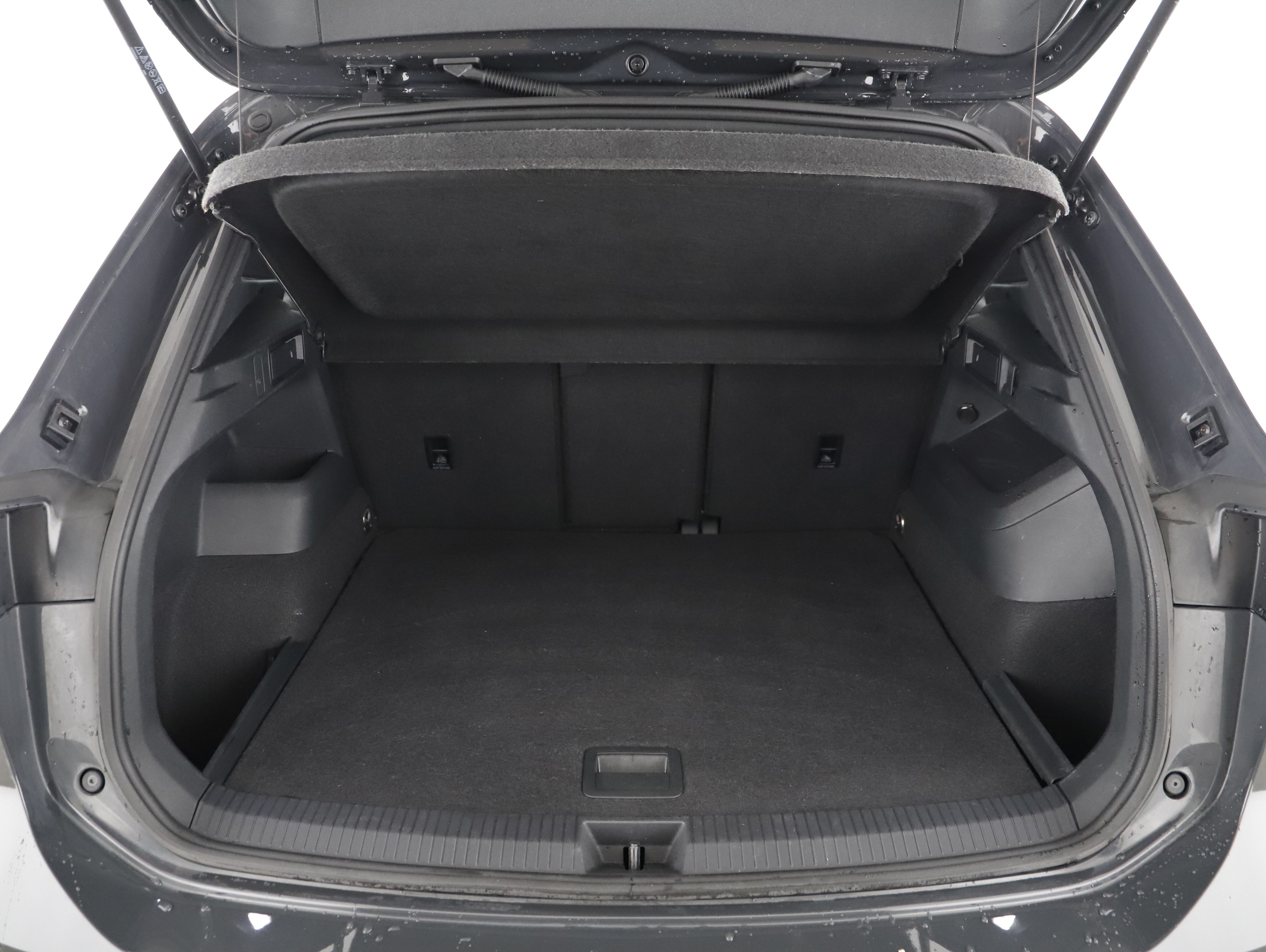 VW Tiguan 2.0 TDI W R-Line | Bild 17 von 22