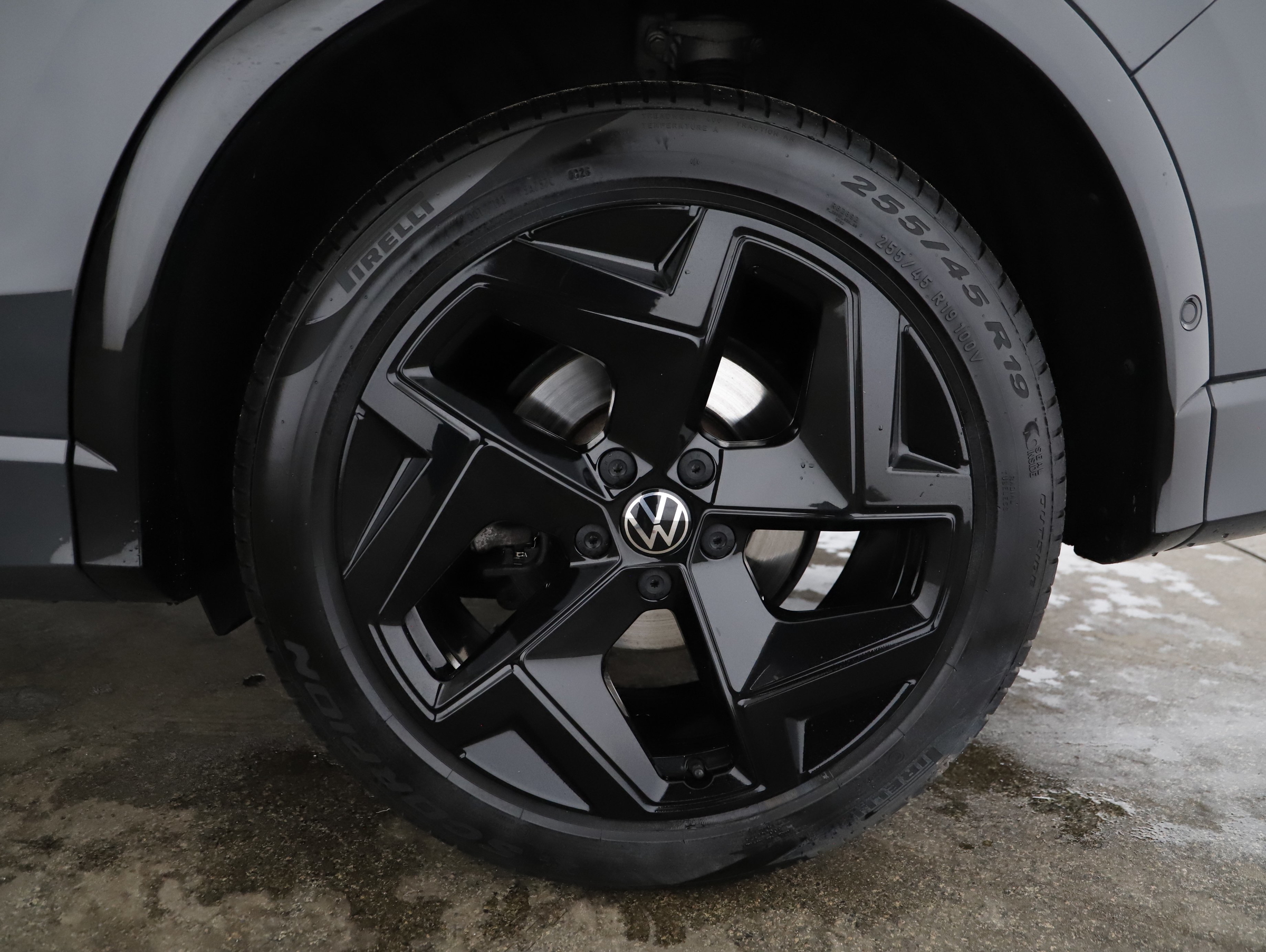 VW Tiguan 2.0 TDI W R-Line | Bild 21 von 22