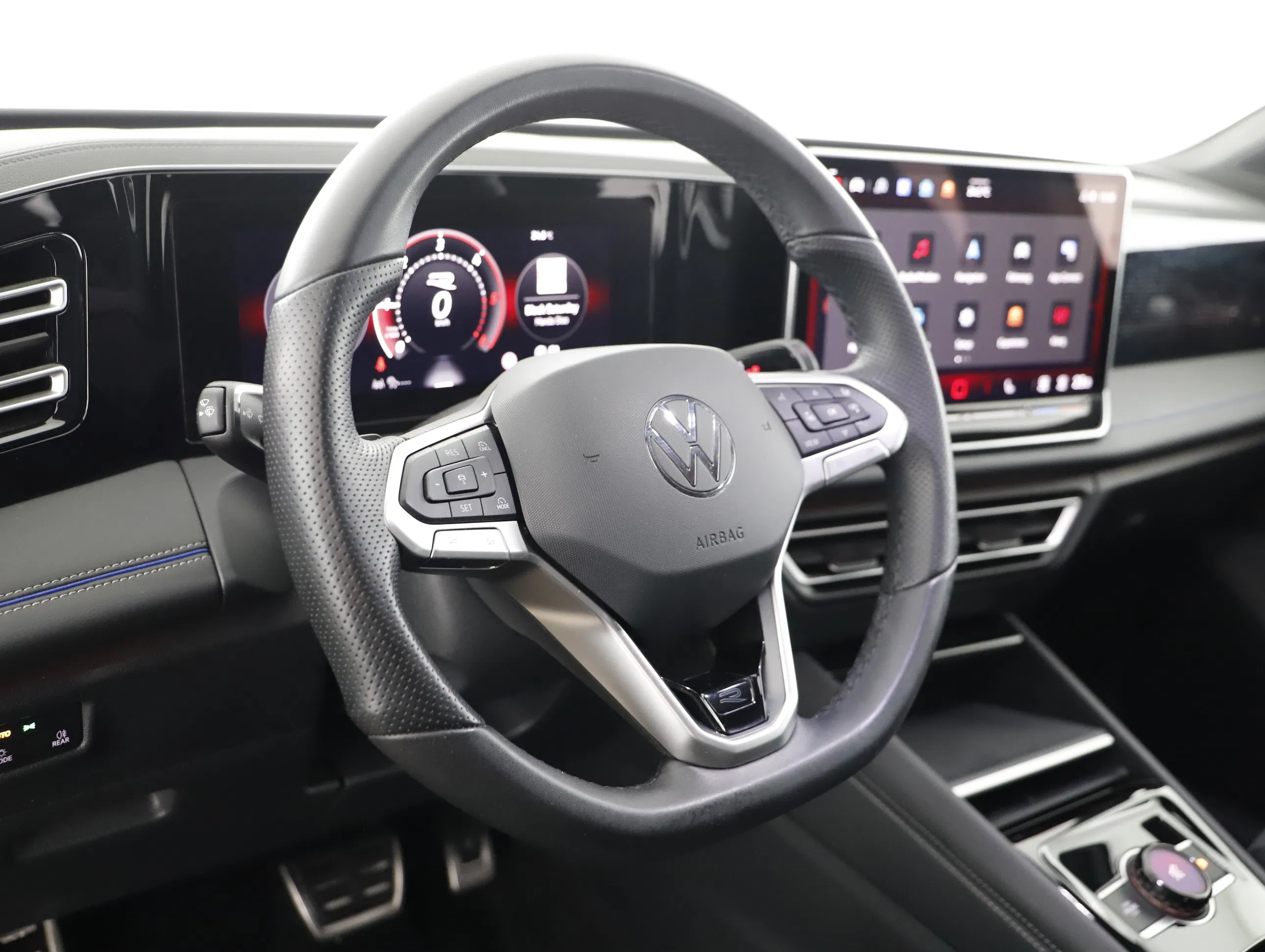 VW Tiguan 2.0 TDI W R-Line | Bild 4 von 22