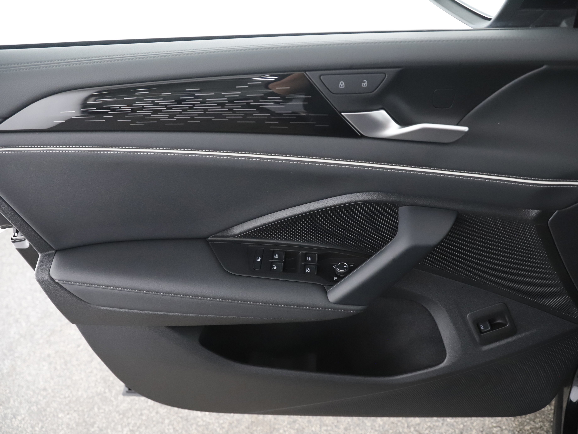 VW Tiguan 1.5 eTSI W Elegance | Bild 11 von 31