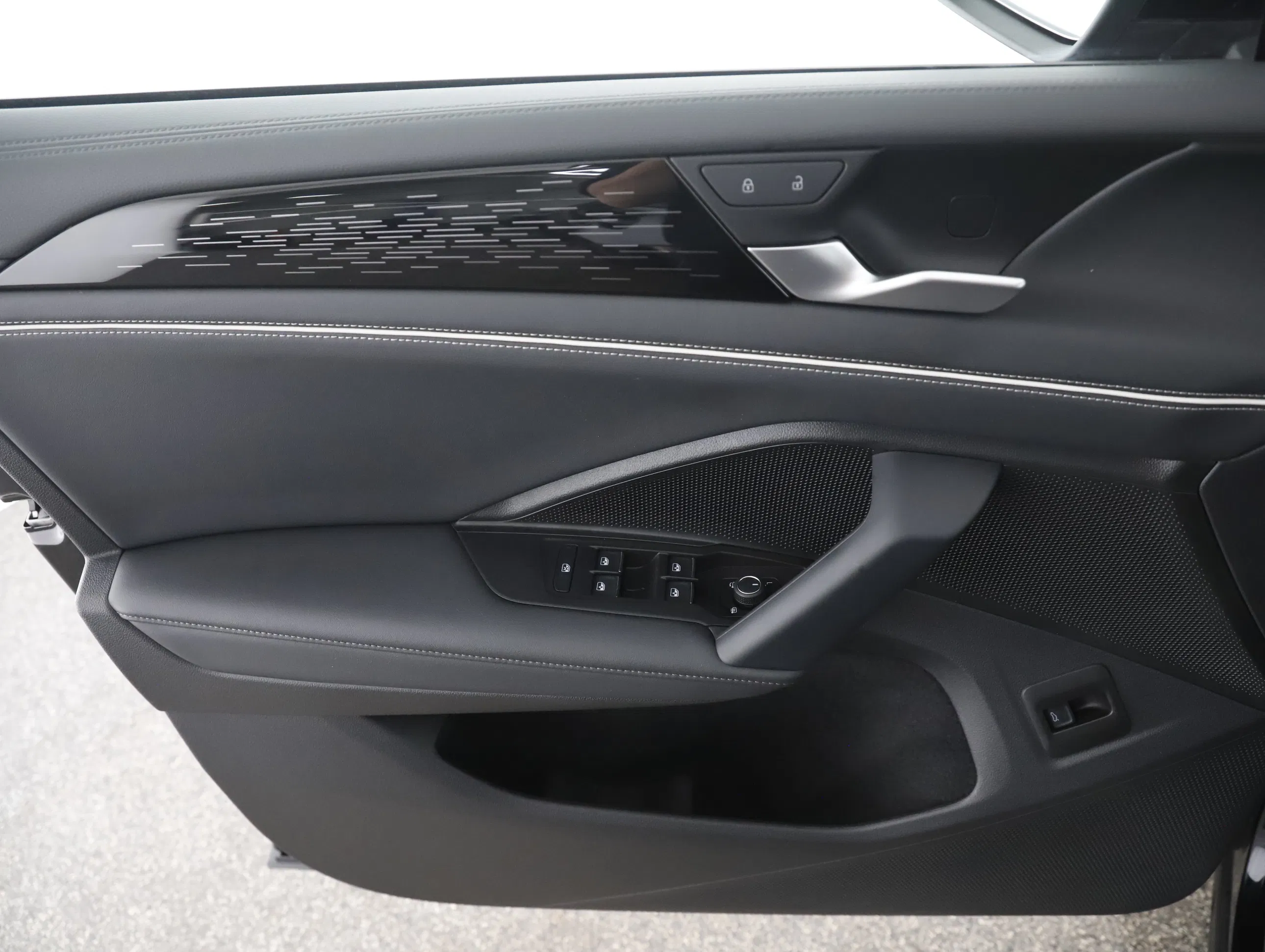 VW Tiguan 1.5 eTSI W Elegance | Bild 11 von 31