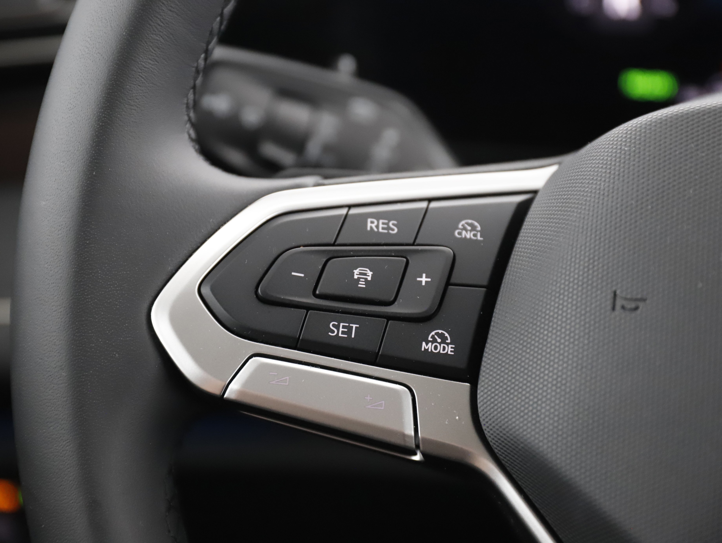 VW Tiguan 1.5 eTSI W Elegance | Bild 18 von 31