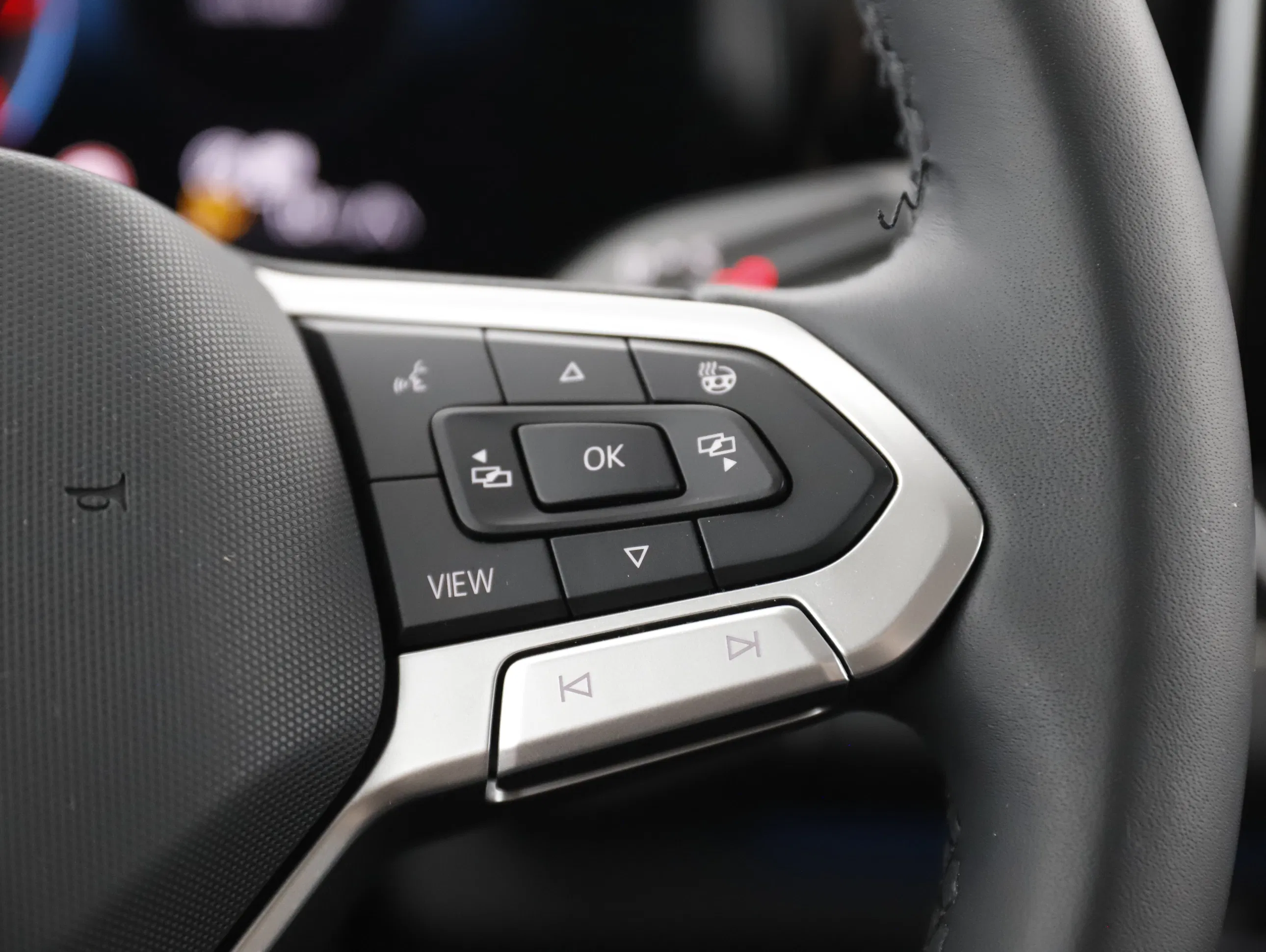 VW Tiguan 1.5 eTSI W Elegance | Bild 19 von 31