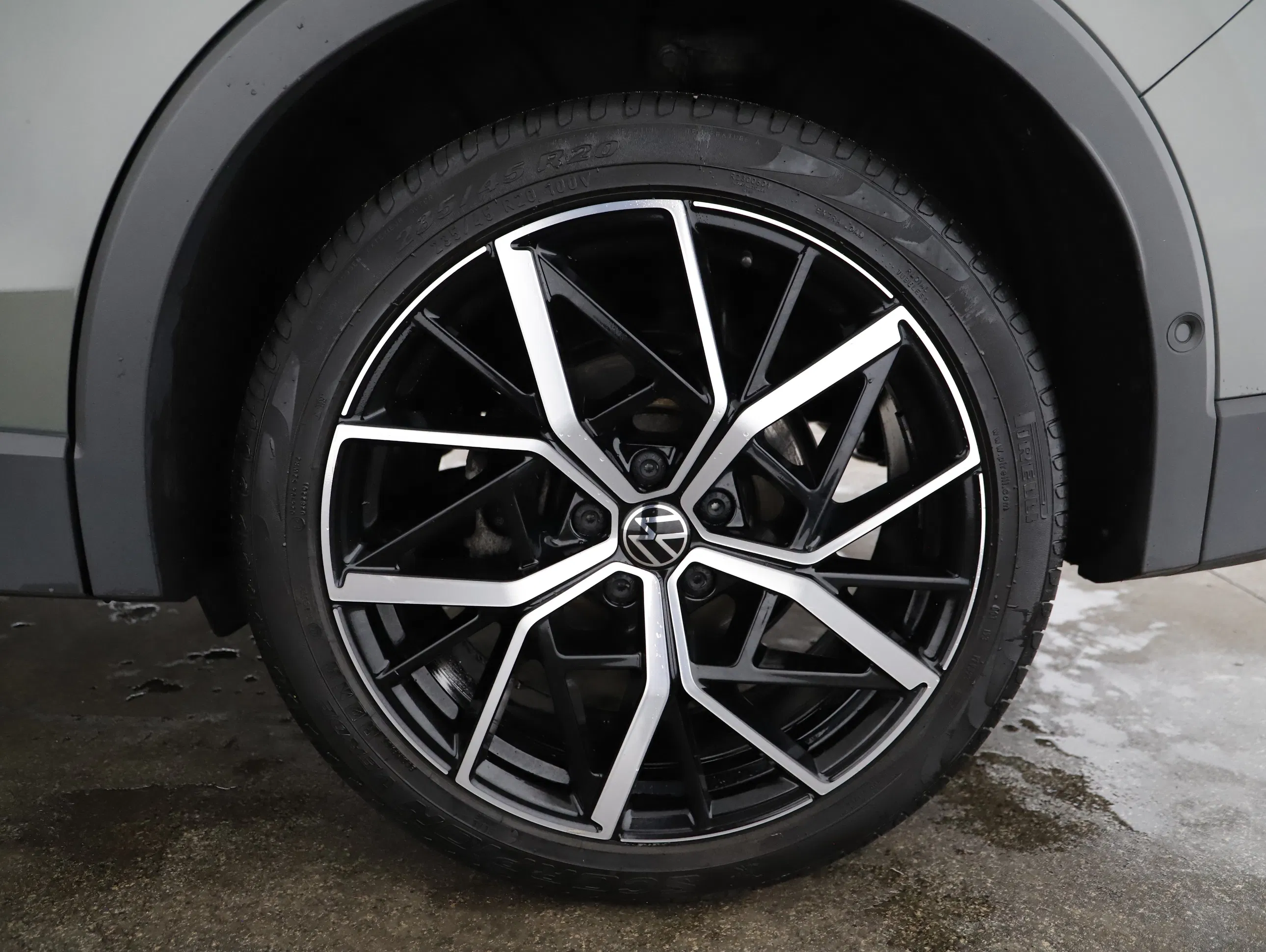 VW Tiguan 1.5 eTSI W Elegance | Bild 22 von 23