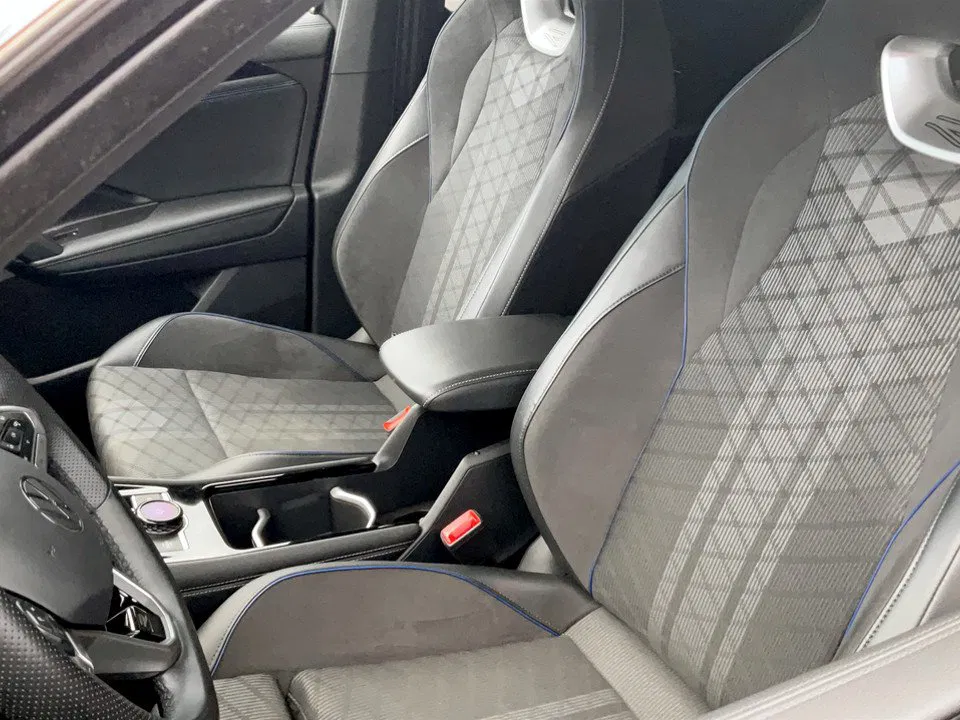 VW Tiguan 2.0 TDI W R-Line | Bild 12 von 22