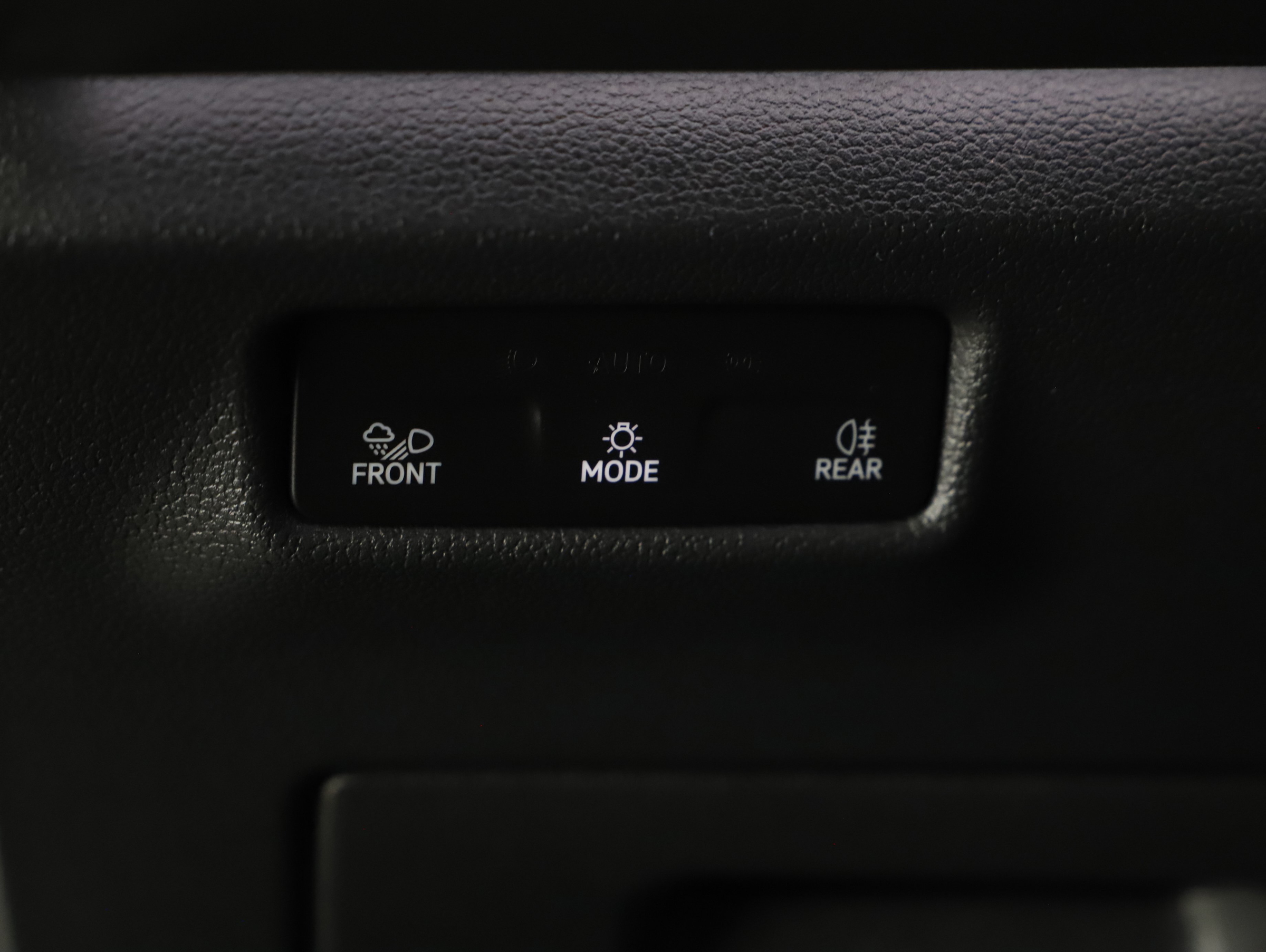 VW Tiguan 2.0 TDI W R-Line | Bild 14 von 22