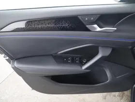 VW Tiguan 2.0 TDI W R-Line | Thumbnail 15 von 22