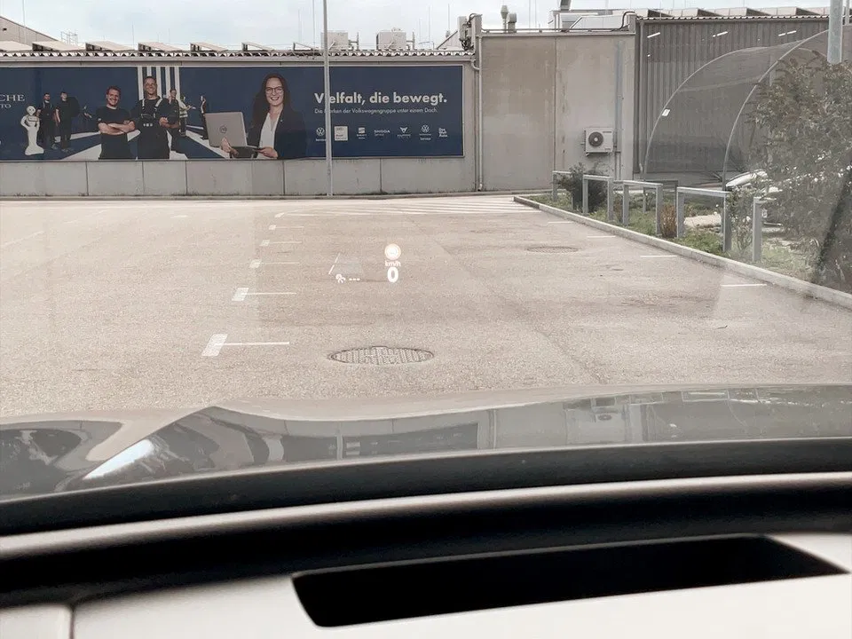VW Tiguan 2.0 TDI W R-Line | Bild 22 von 22