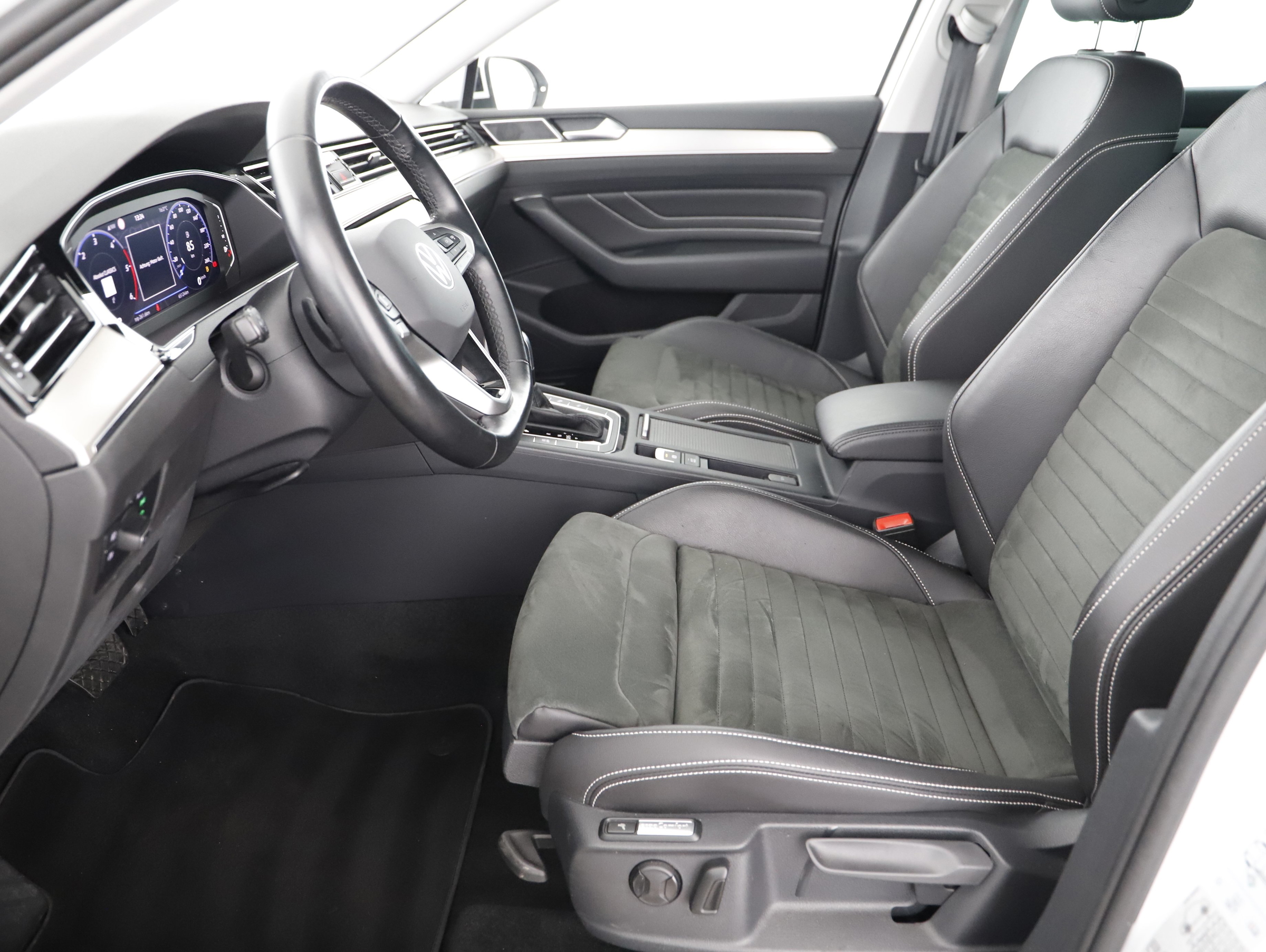 Bild eines VW Passat Variant 2.0 TDI BMT Elegance
