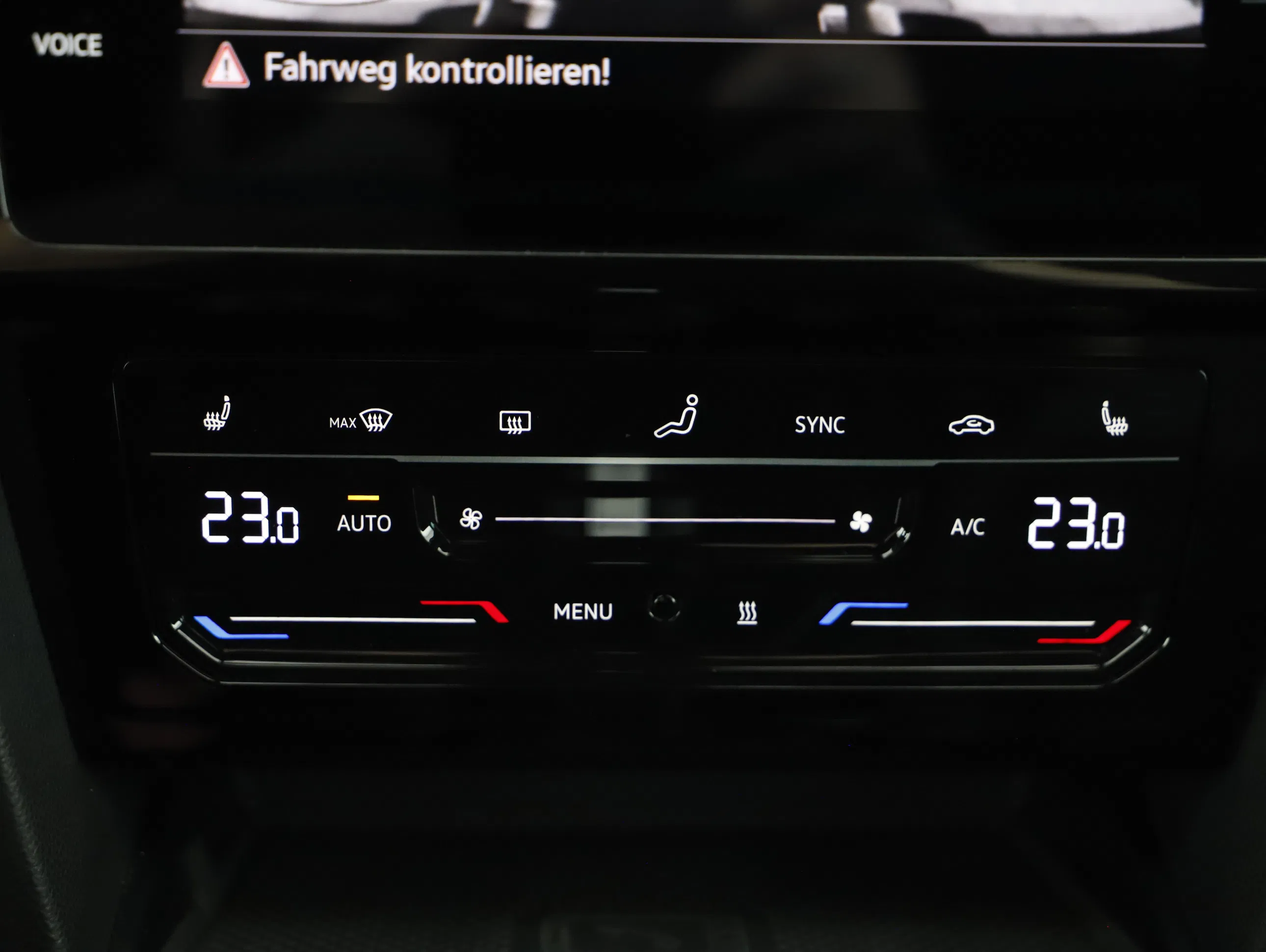 VW Passat Variant 2.0 TDI BMT Elegance | Bild 17 von 24