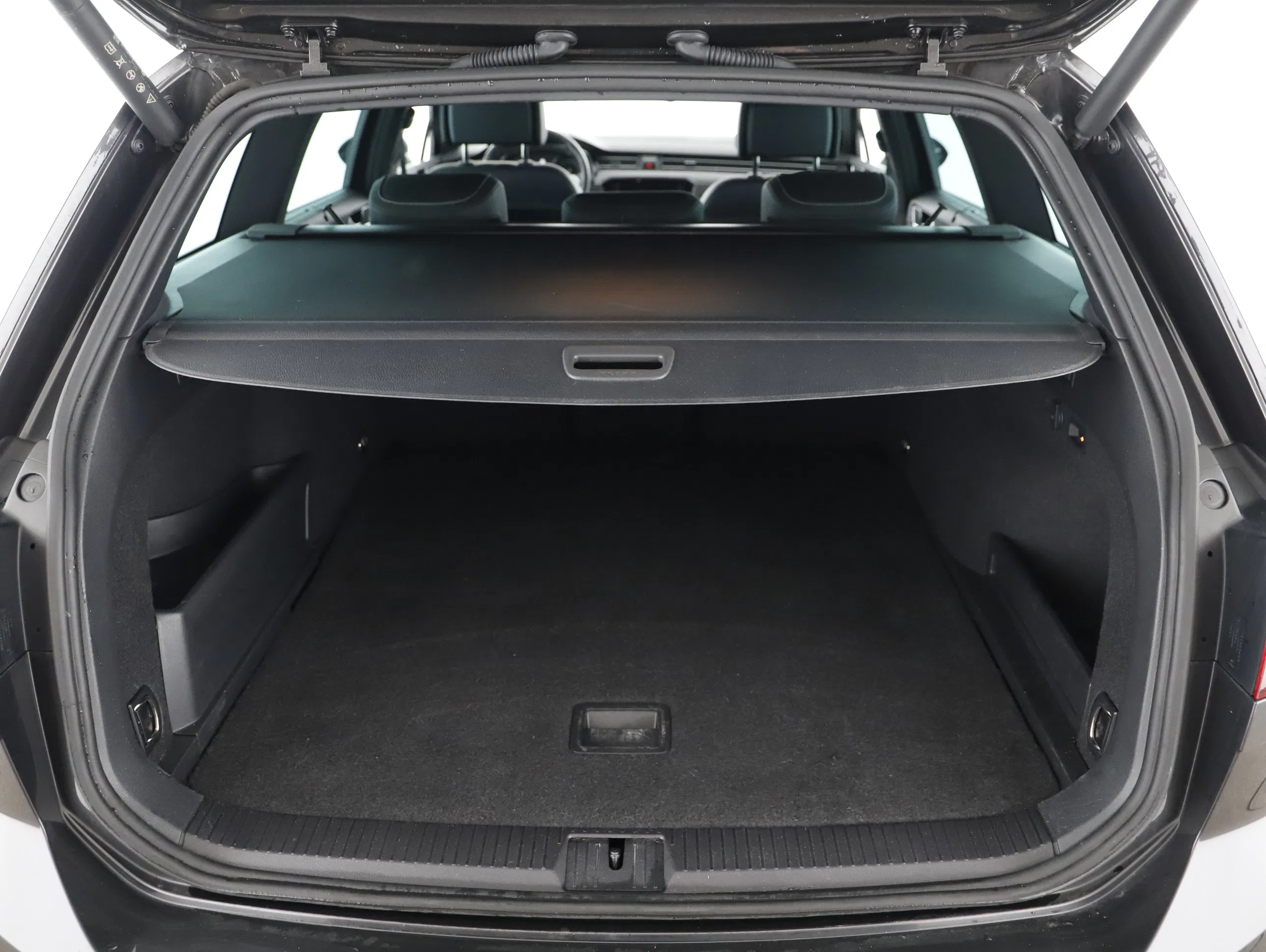 VW Passat Variant 2.0 TDI BMT Elegance | Bild 20 von 24
