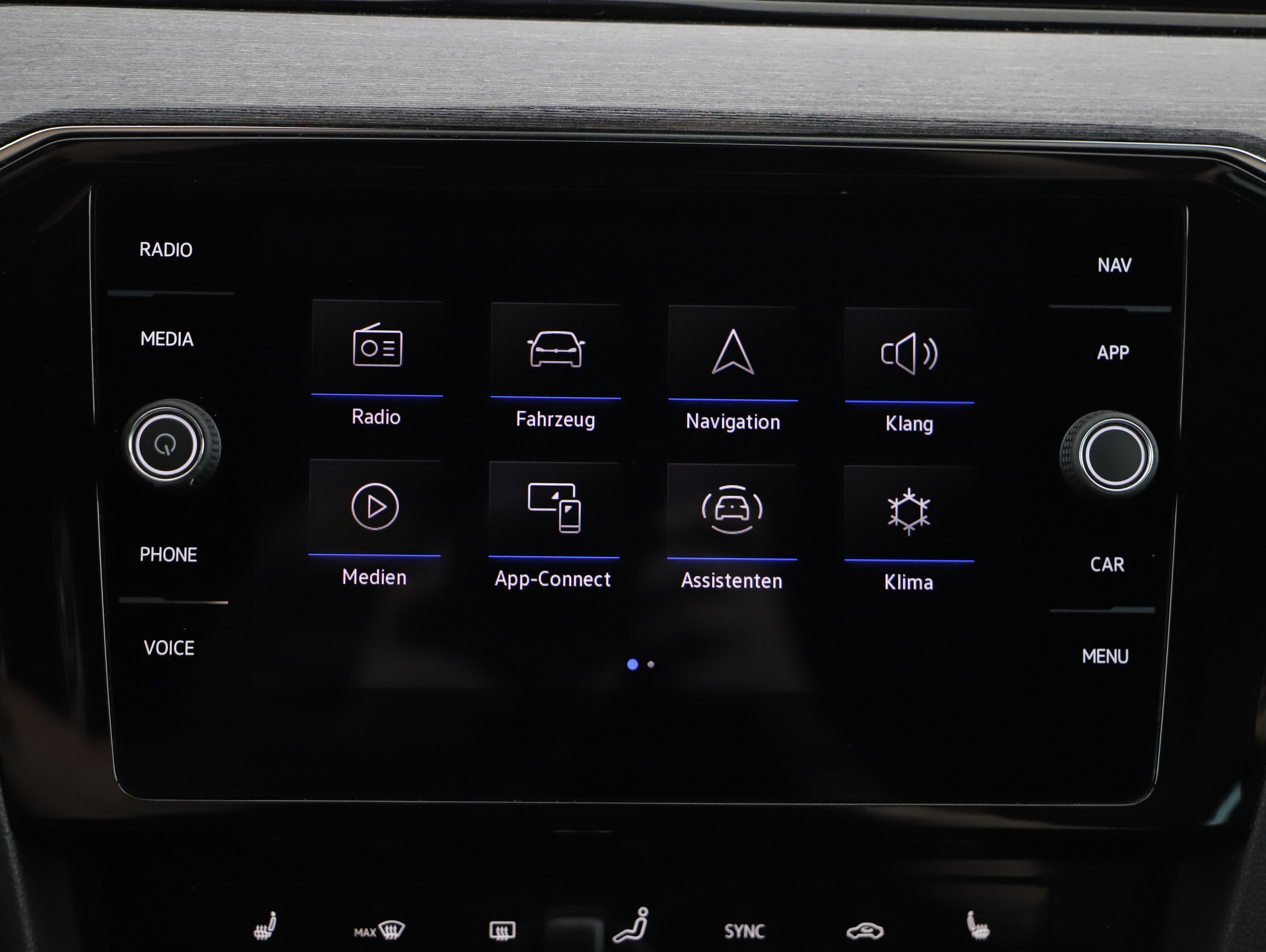 VW Passat Variant 2.0 TDI BMT Elegance | Bild 14 von 24