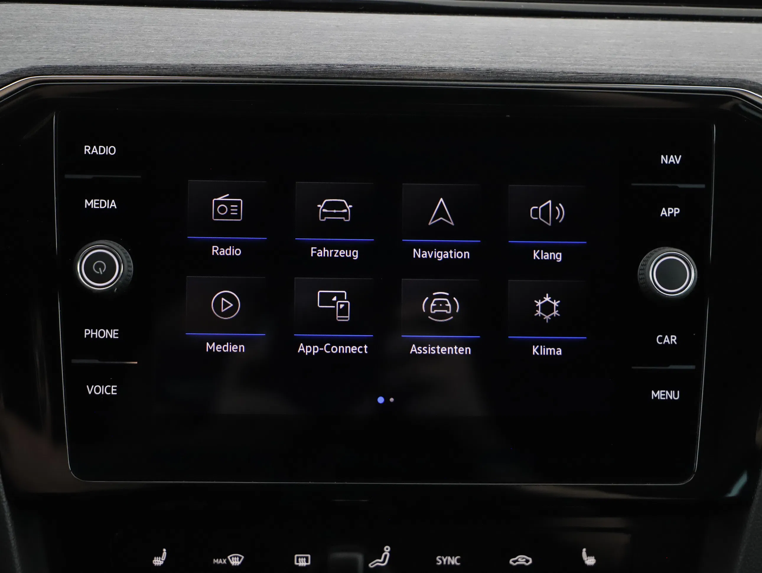 VW Passat Variant 2.0 TDI BMT Elegance | Bild 14 von 24