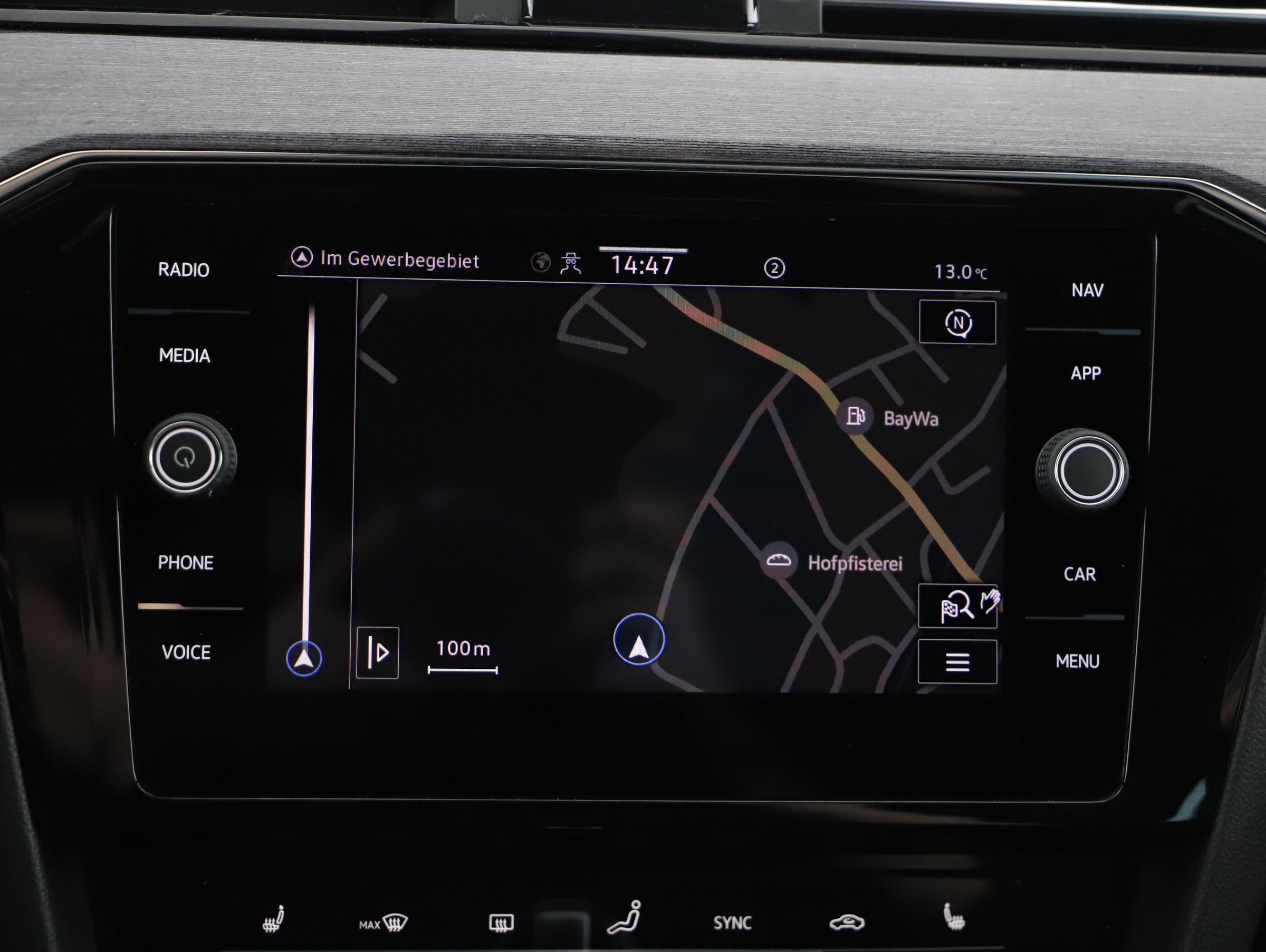 VW Passat Variant 2.0 TDI BMT Elegance | Bild 15 von 24