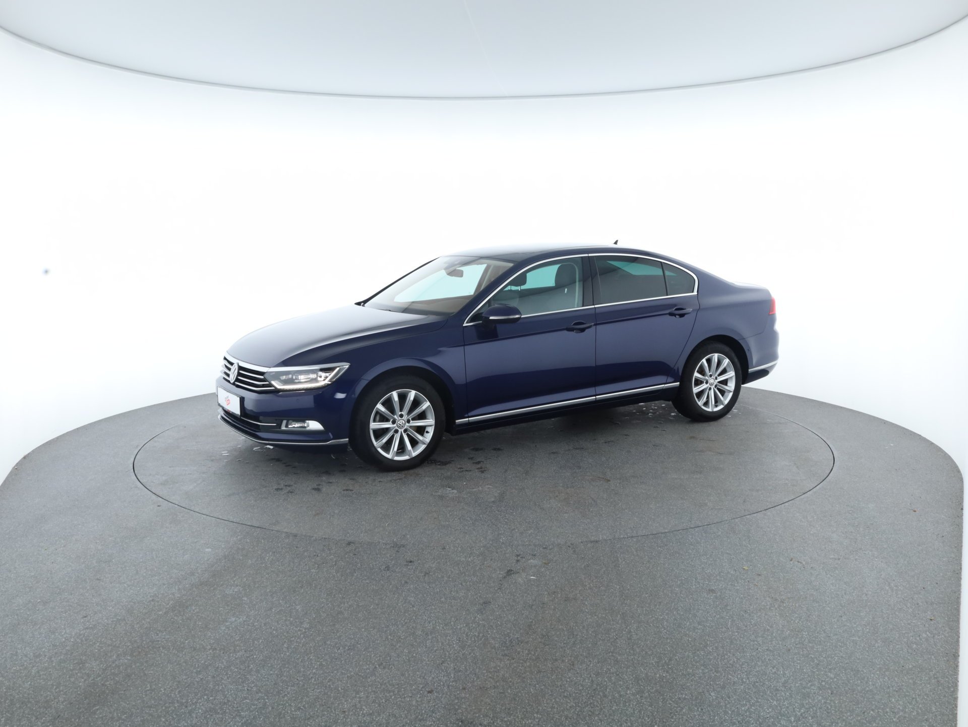 VW Passat 1.6 TDI BMT Highline | Bild 2 von 30