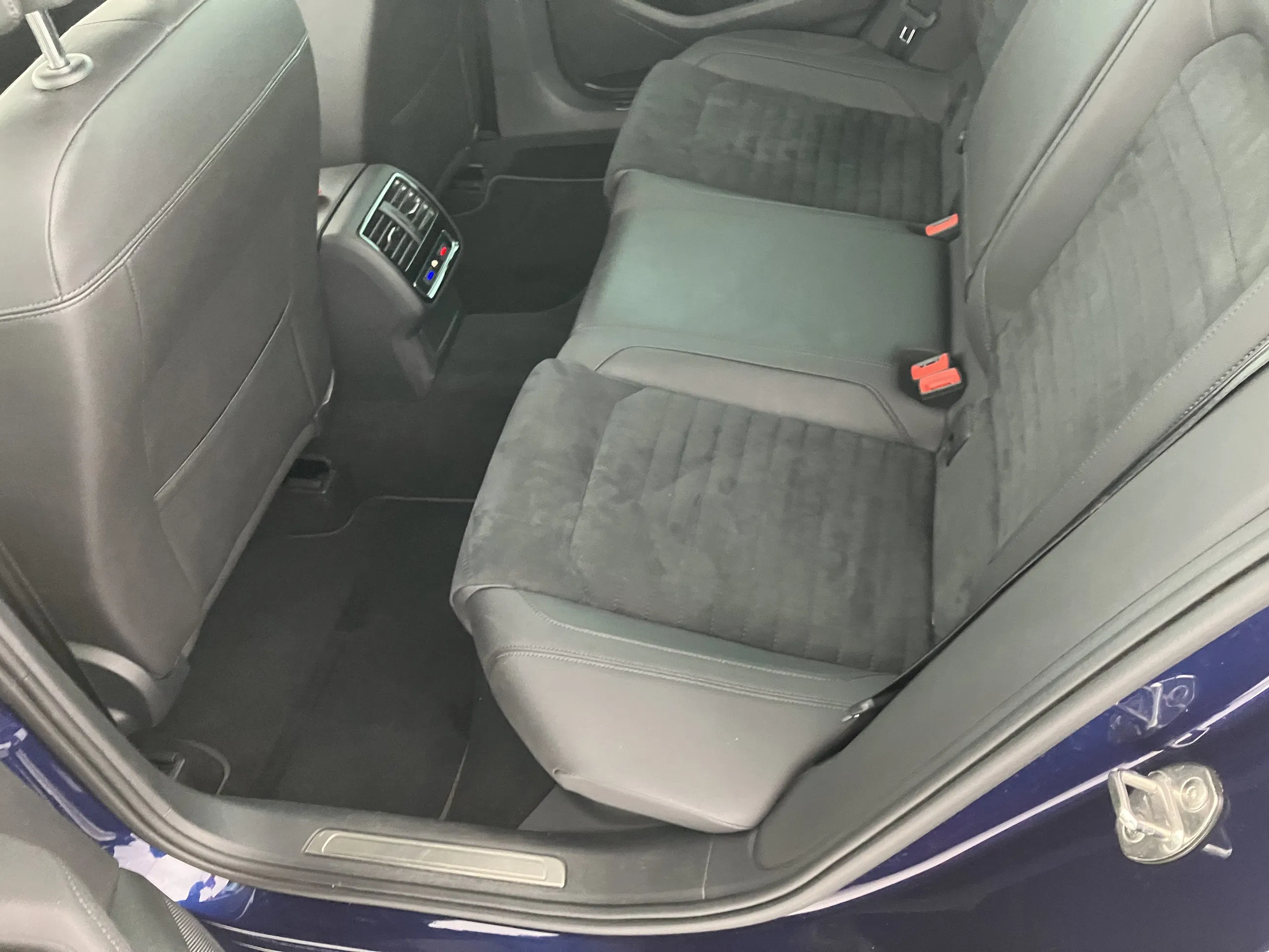 VW Passat 1.6 TDI BMT Highline | Bild 14 von 30