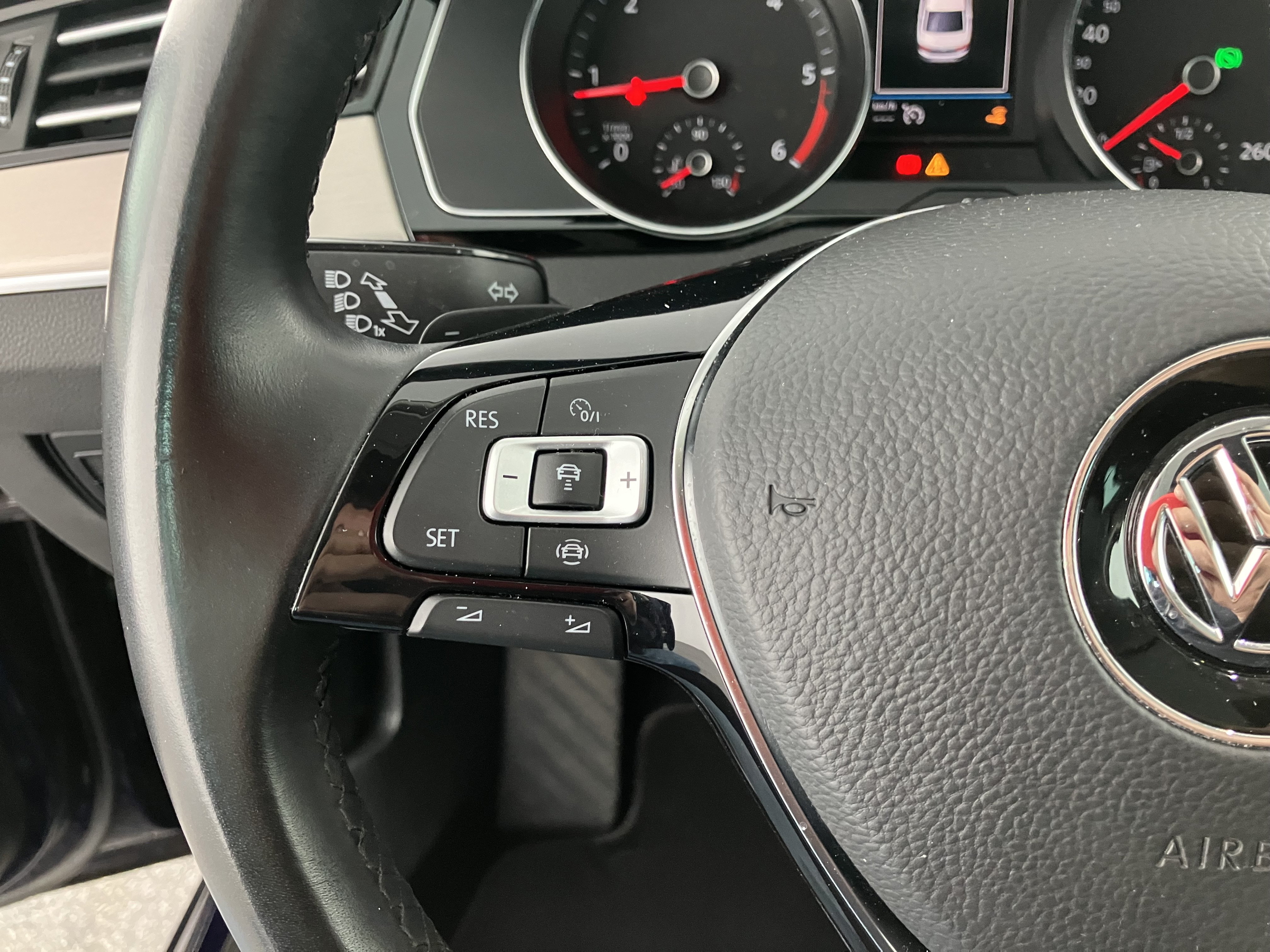 VW Passat 1.6 TDI BMT Highline | Bild 18 von 30