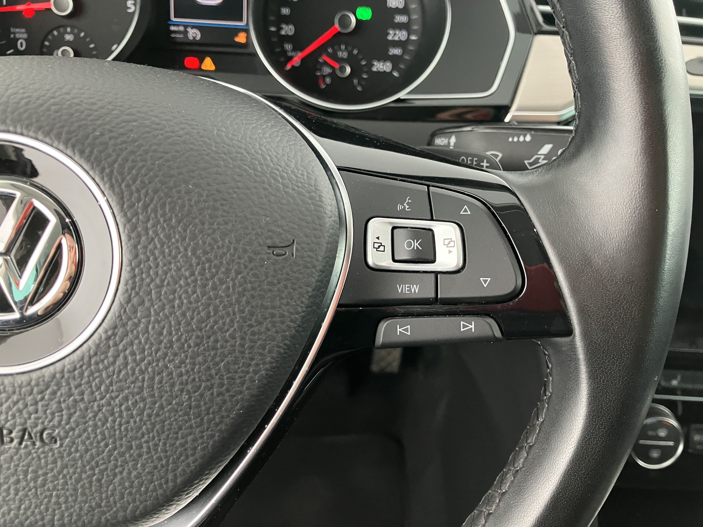 VW Passat 1.6 TDI BMT Highline | Bild 19 von 30