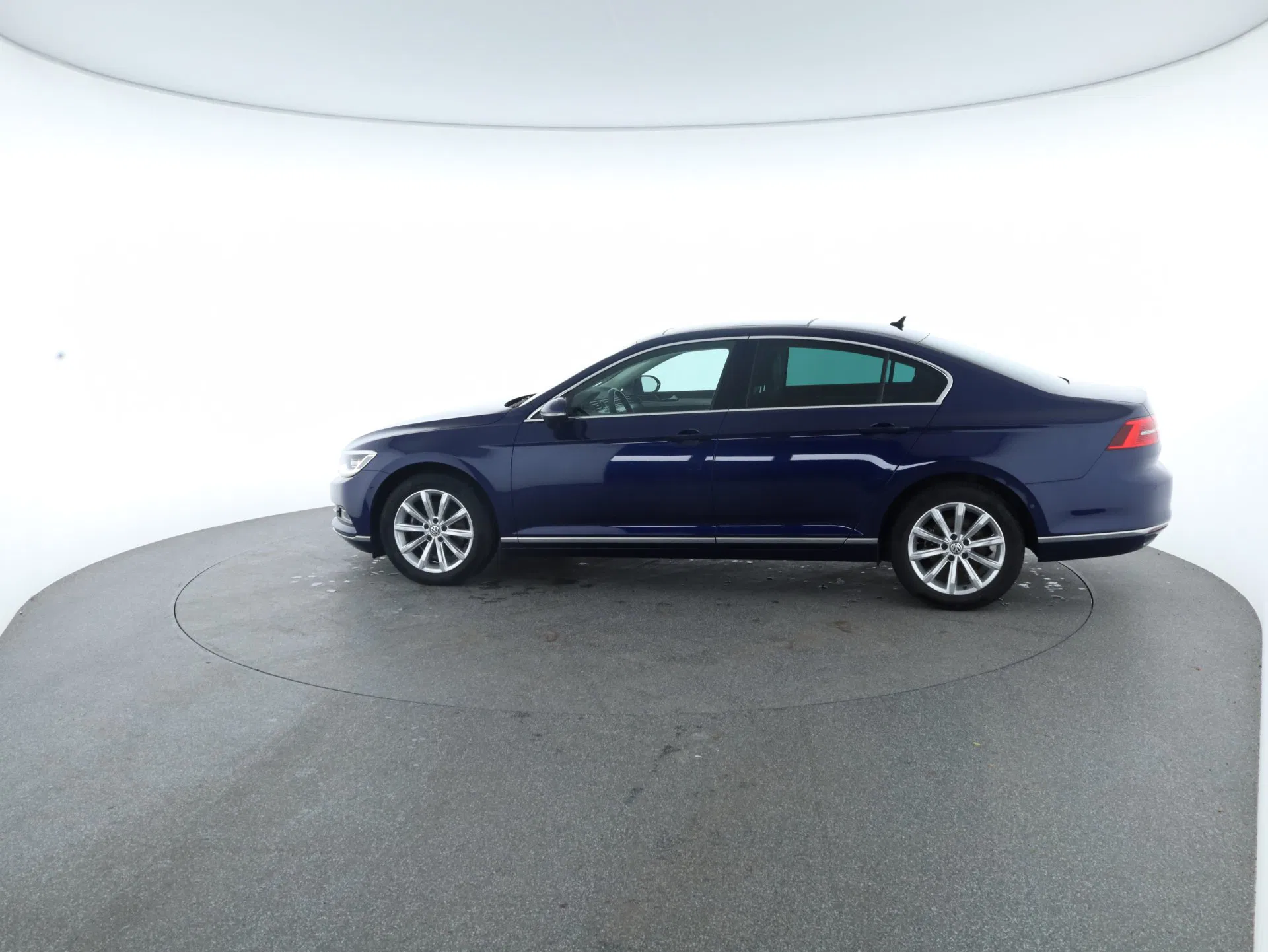 VW Passat 1.6 TDI BMT Highline | Bild 23 von 30