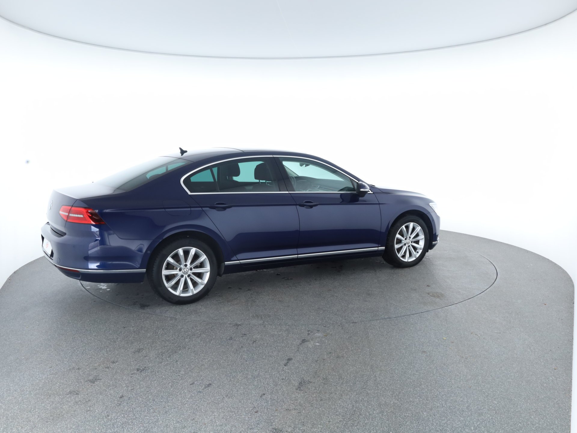 VW Passat 1.6 TDI BMT Highline | Bild 27 von 30