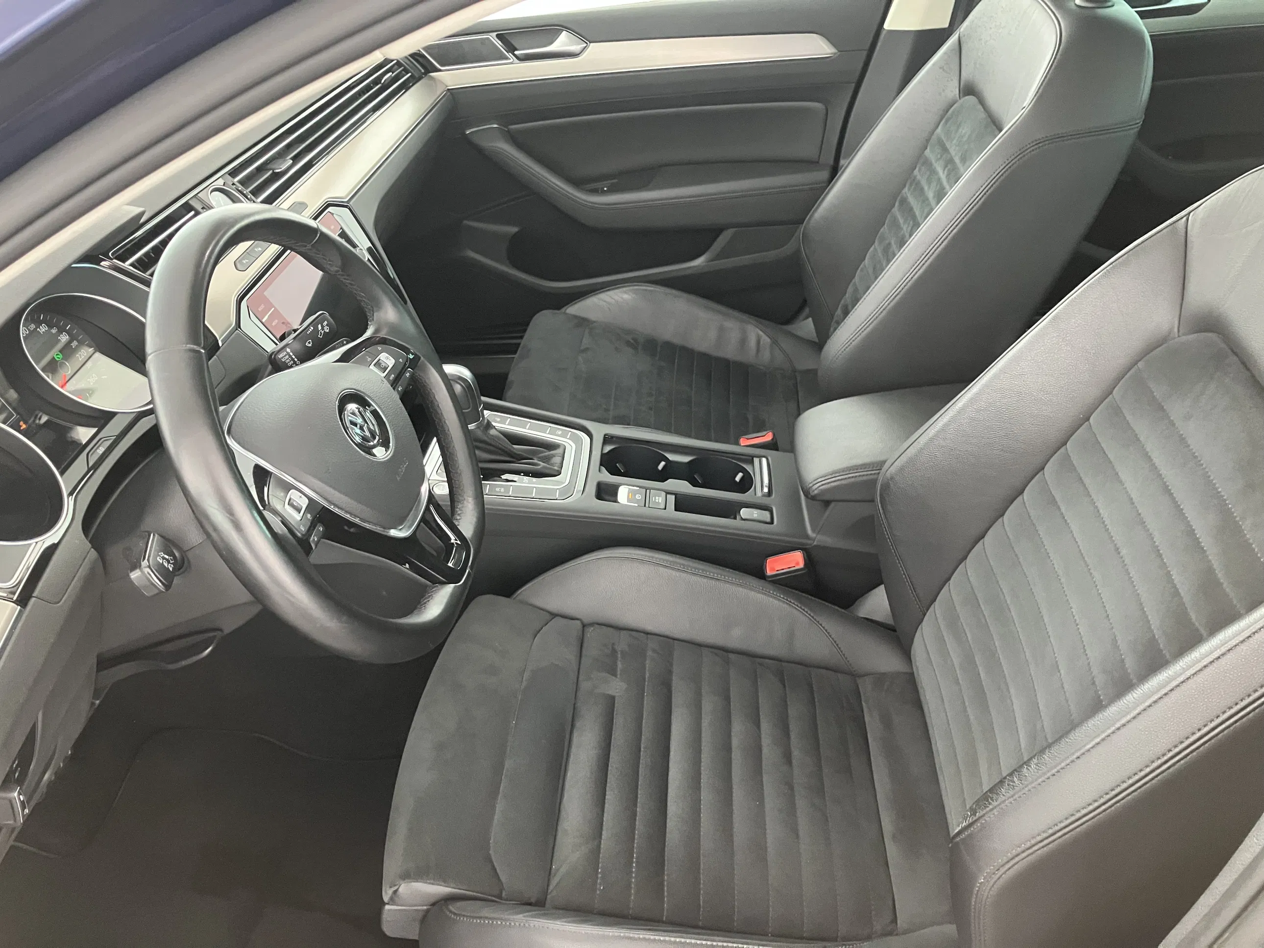 VW Passat 1.6 TDI BMT Highline | Bild 4 von 30