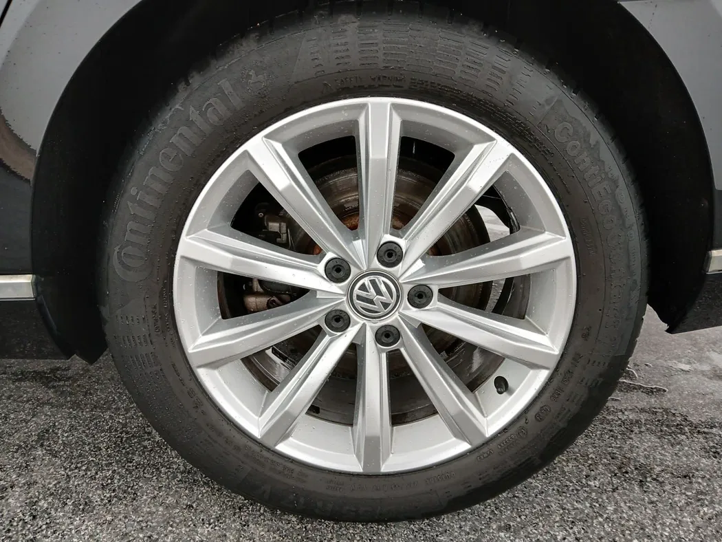 Bild eines VW Passat Variant Highline TDI SCR DSG