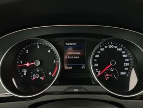VW Passat Variant Highline TDI SCR DSG | Thumbnail 13 von 24