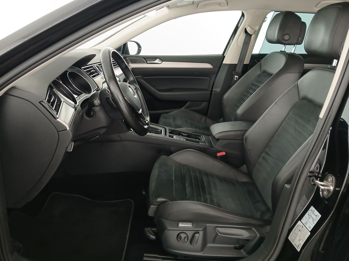 VW Passat Variant Highline TDI SCR DSG | Bild 3 von 24