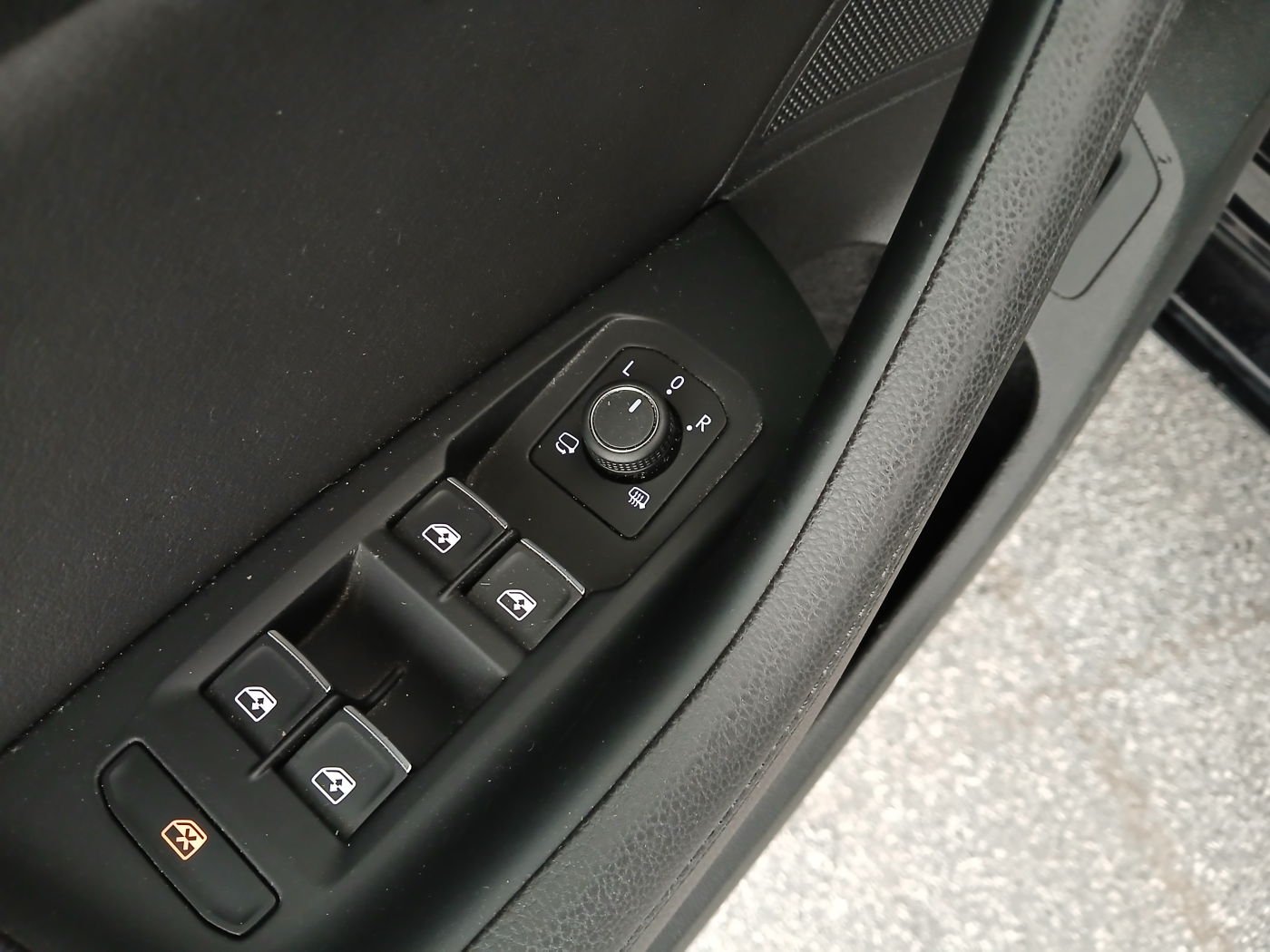 VW Passat Variant Highline TDI SCR DSG | Bild 5 von 24