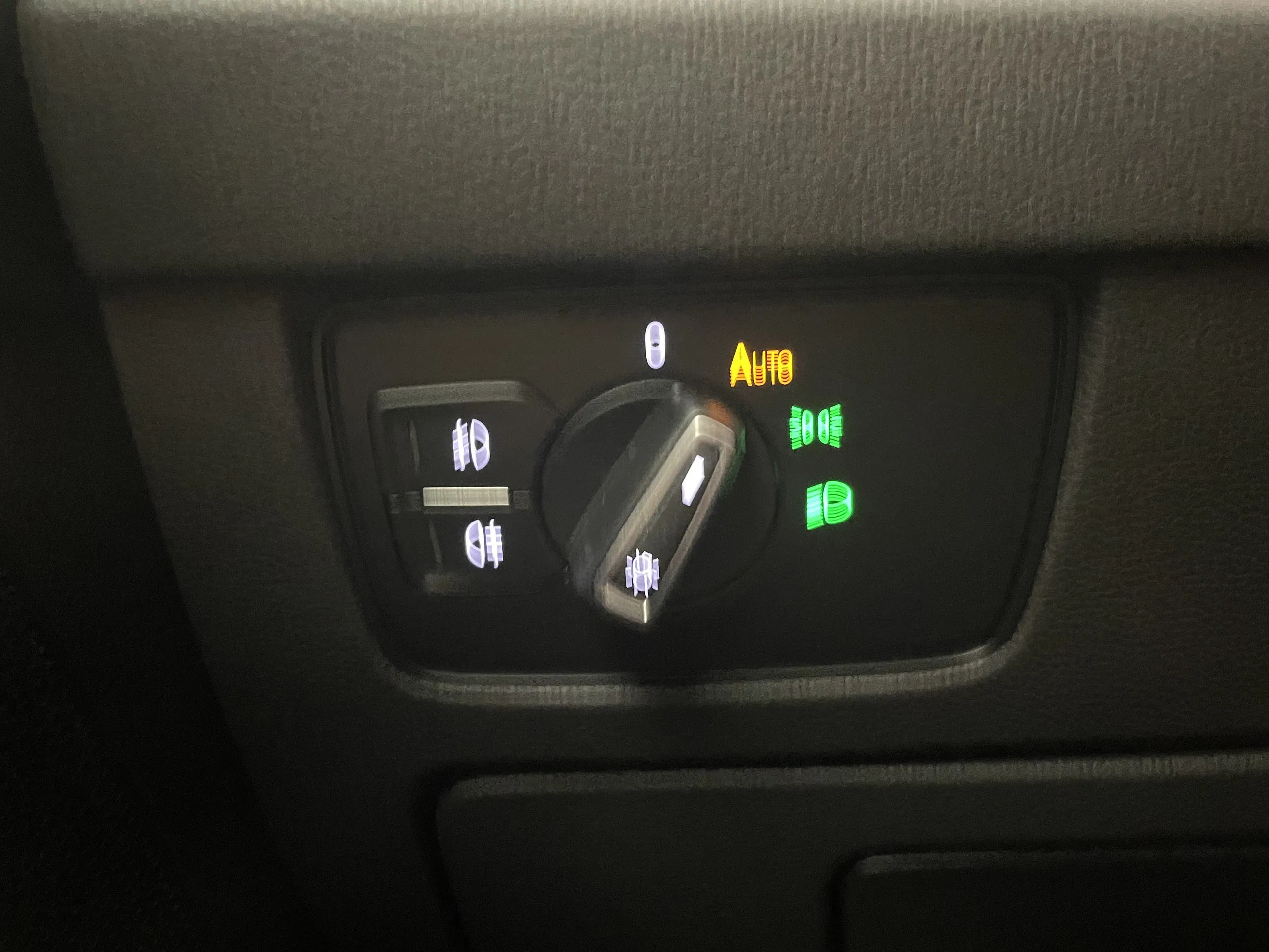 VW Passat 1.6 TDI BMT Comfortline | Bild 11 von 29