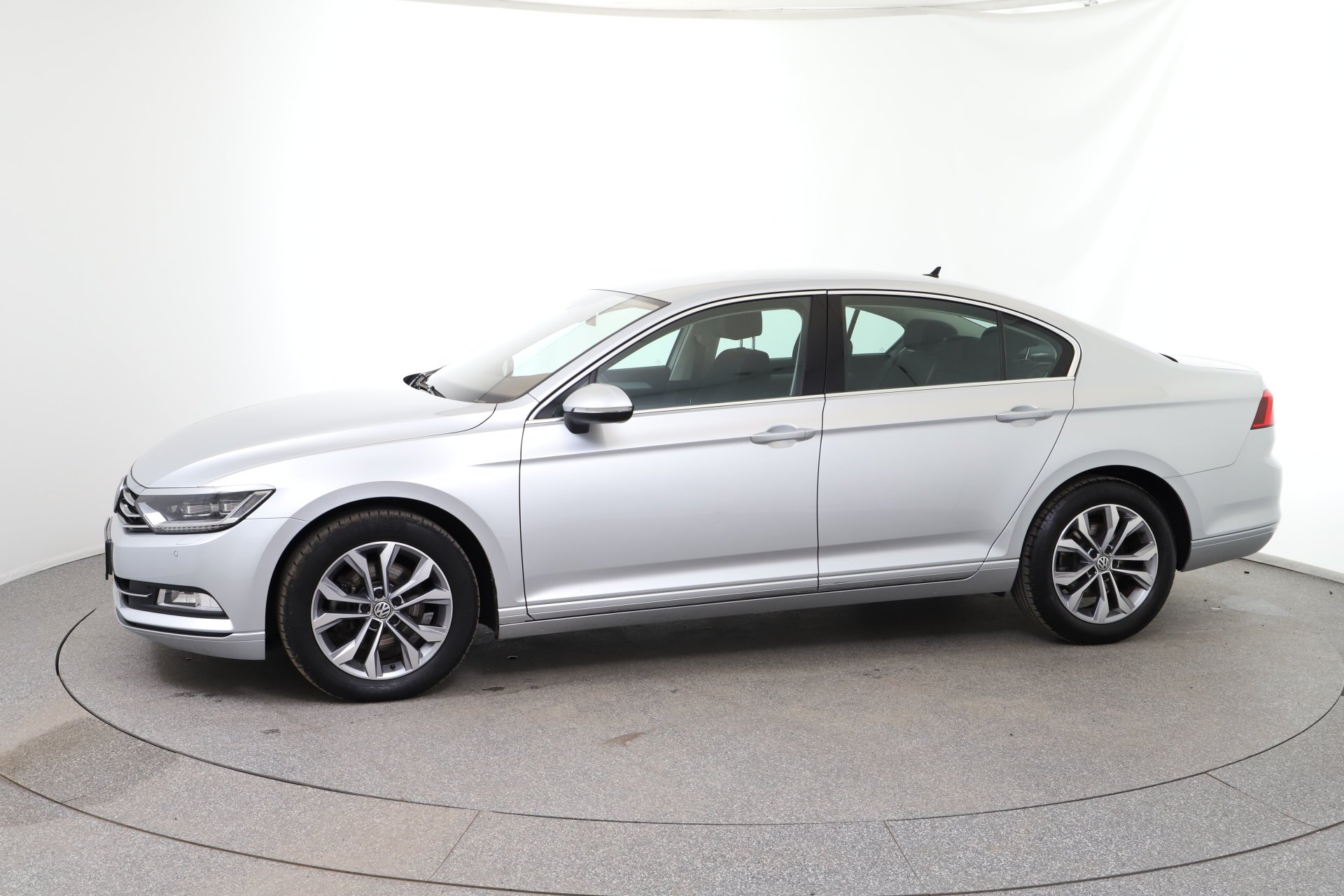 VW Passat 1.6 TDI BMT Comfortline | Bild 3 von 29