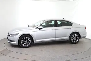 VW Passat 1.6 TDI BMT Comfortline | Thumbnail 3 von 29