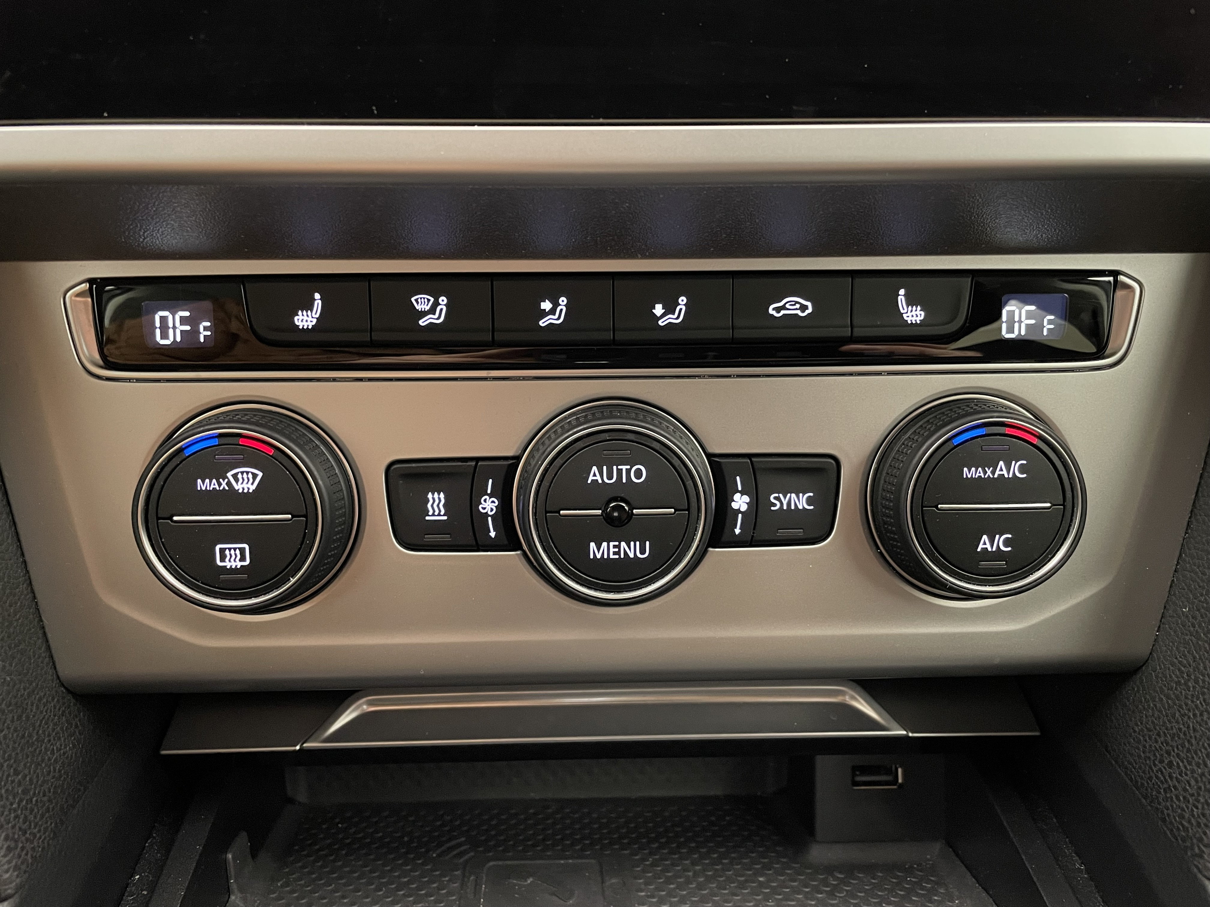 VW Passat 1.6 TDI BMT Comfortline | Bild 23 von 29