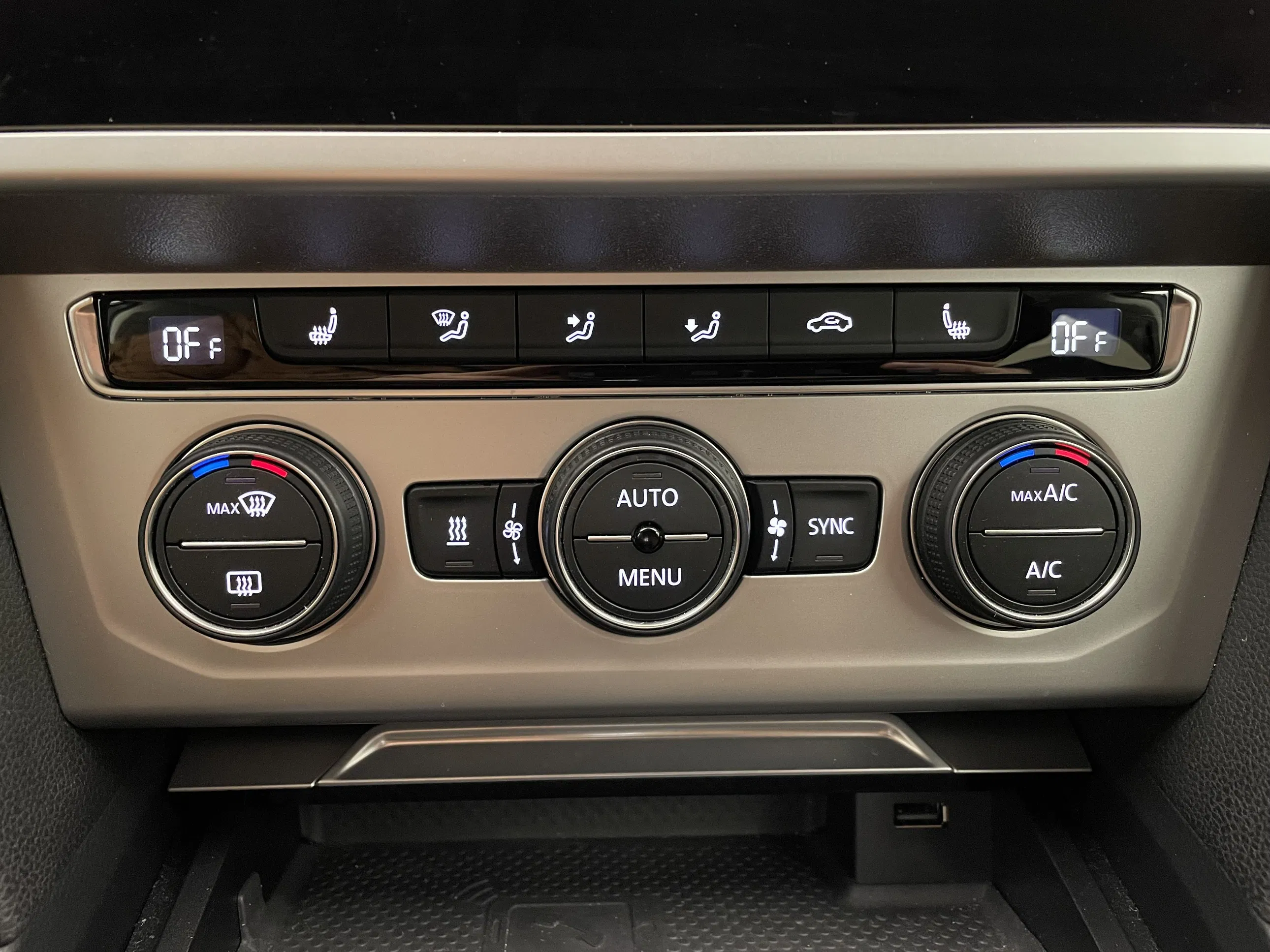 VW Passat 1.6 TDI BMT Comfortline | Bild 23 von 29