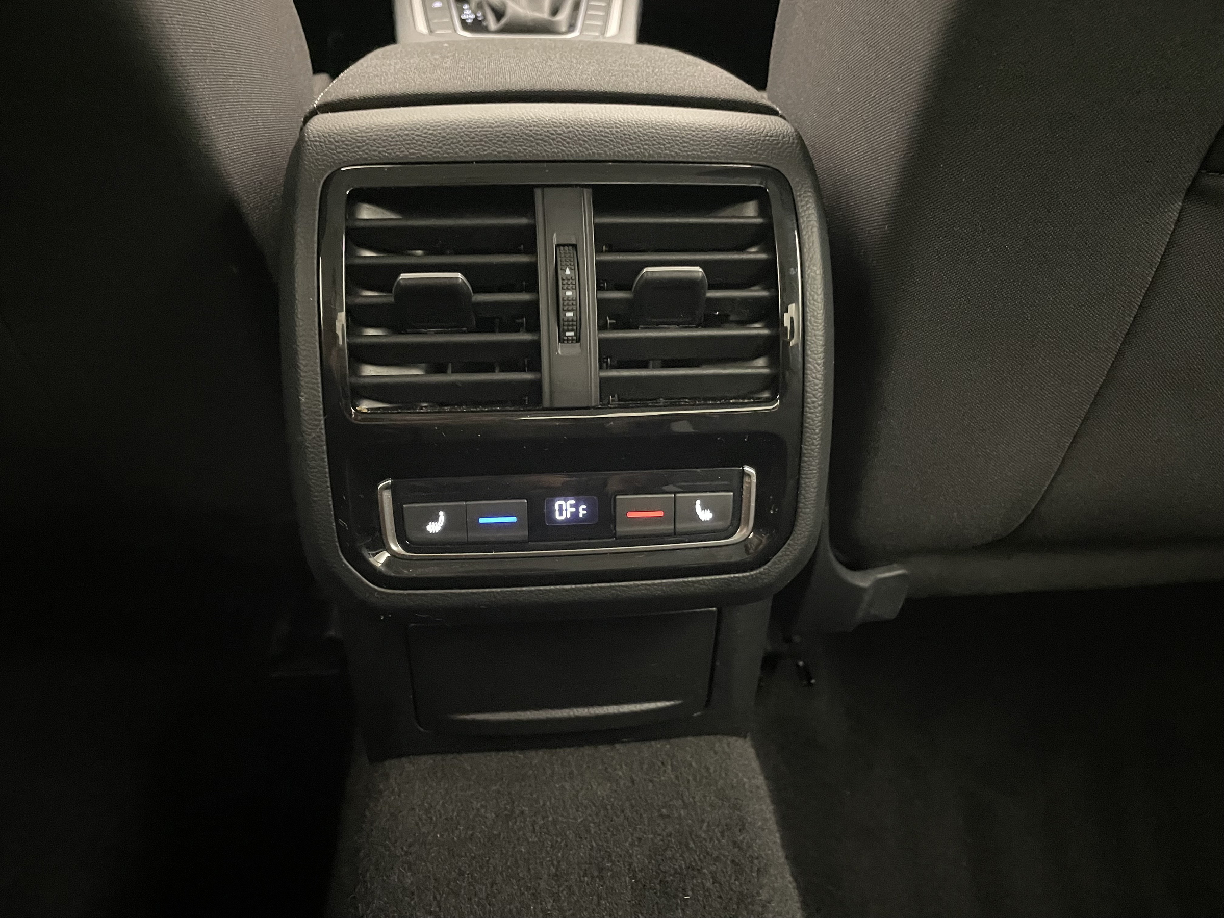 VW Passat 1.6 TDI BMT Comfortline | Bild 26 von 29