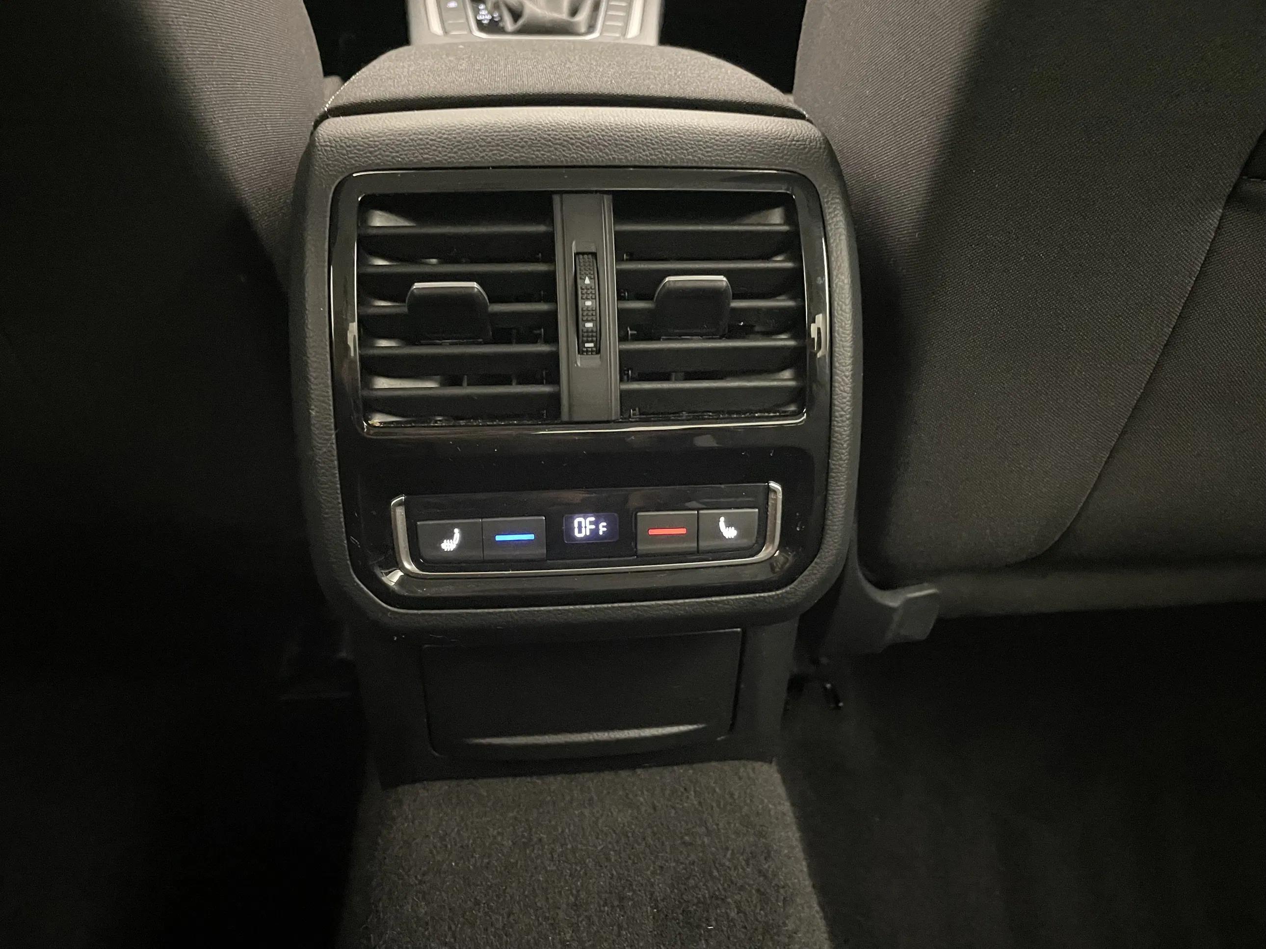 VW Passat 1.6 TDI BMT Comfortline | Bild 26 von 29