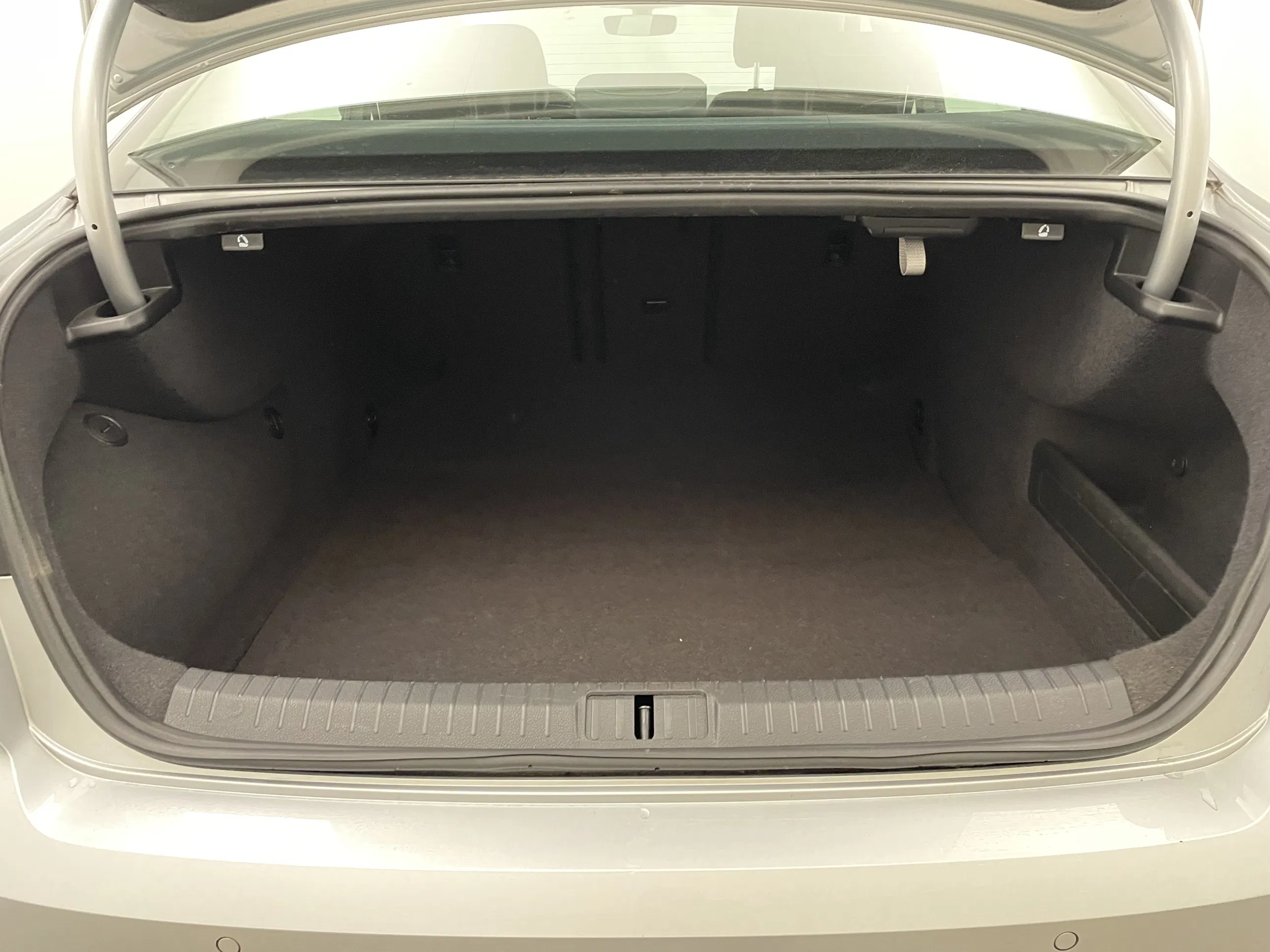 VW Passat 1.6 TDI BMT Comfortline | Bild 27 von 29