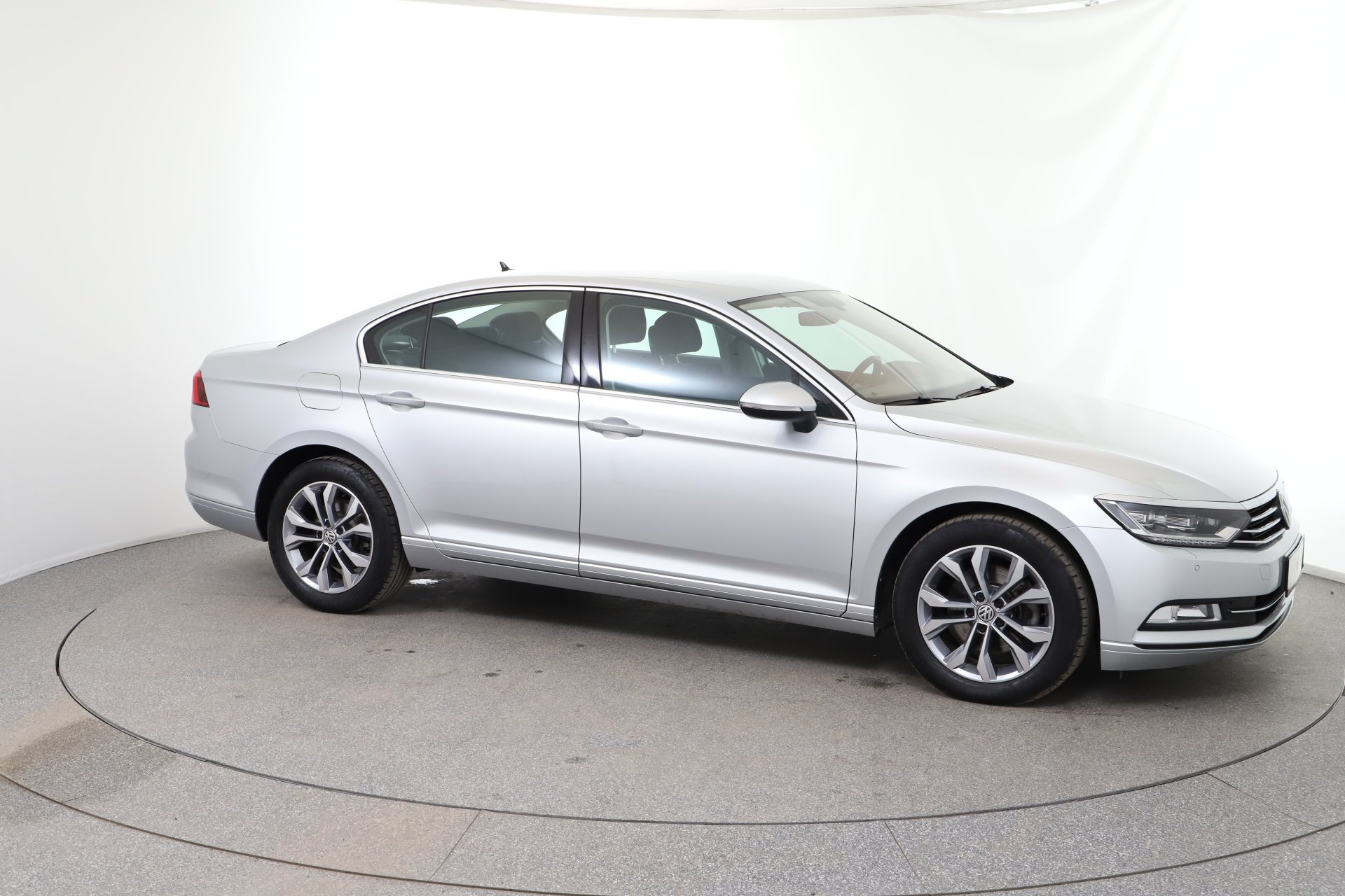 VW Passat 1.6 TDI BMT Comfortline | Bild 8 von 29