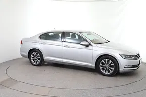 VW Passat 1.6 TDI BMT Comfortline | Thumbnail 8 von 29