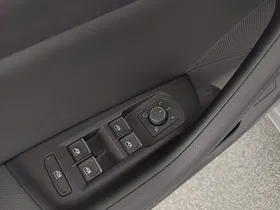 VW Passat Variant 1.6 TDI BMT Highline | Thumbnail 12 von 31