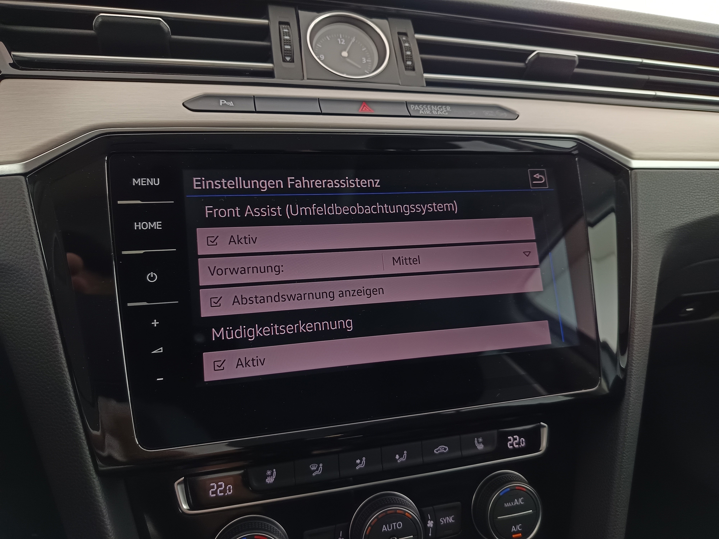 VW Passat Variant 1.6 TDI BMT Highline | Bild 24 von 31