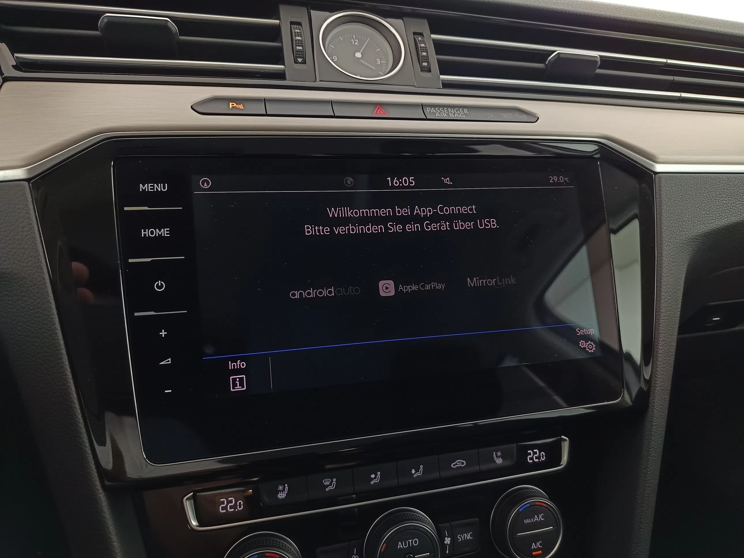 VW Passat Variant 1.6 TDI BMT Highline | Bild 26 von 31