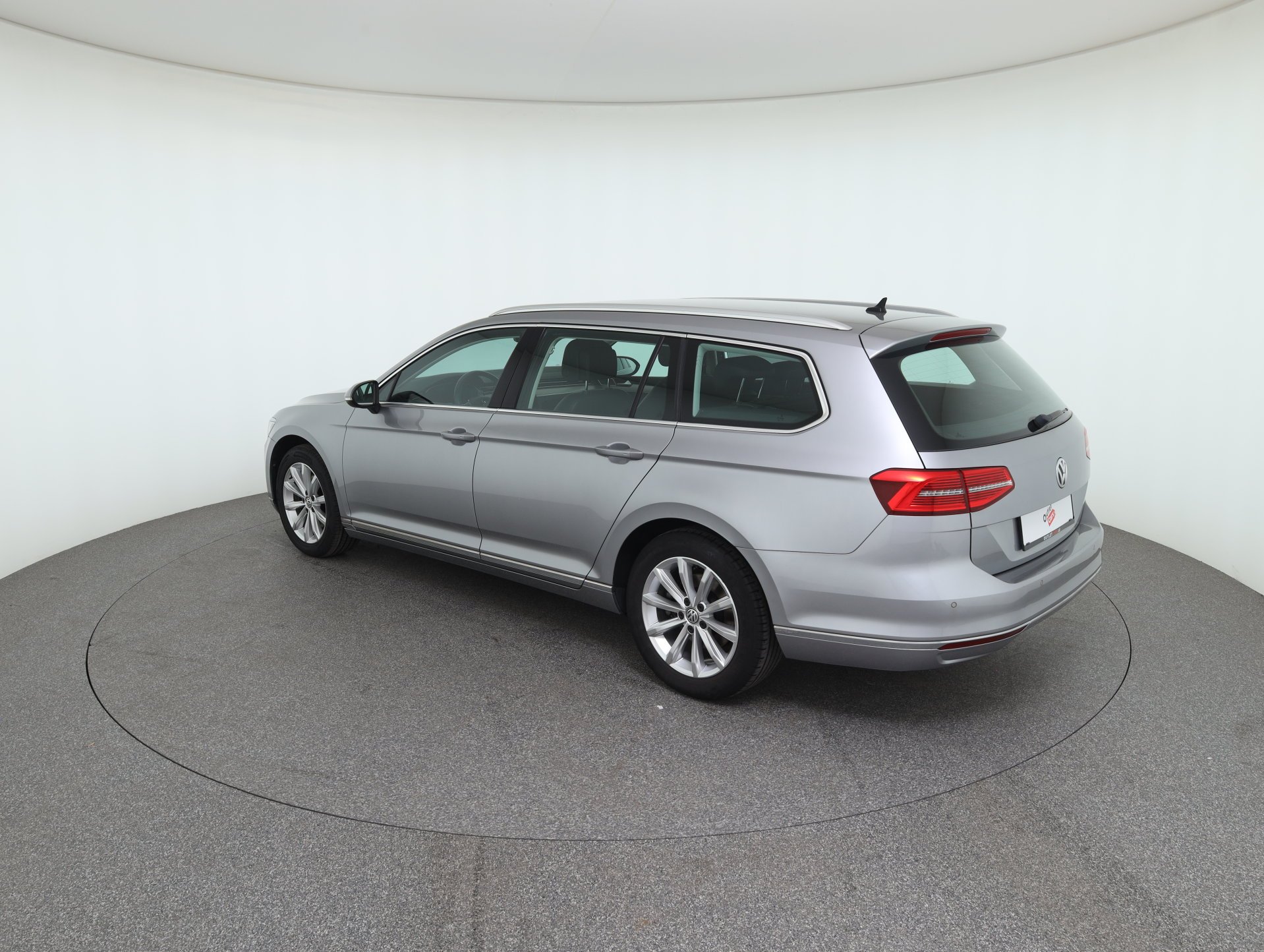 VW Passat Variant 1.6 TDI BMT Highline | Bild 8 von 31