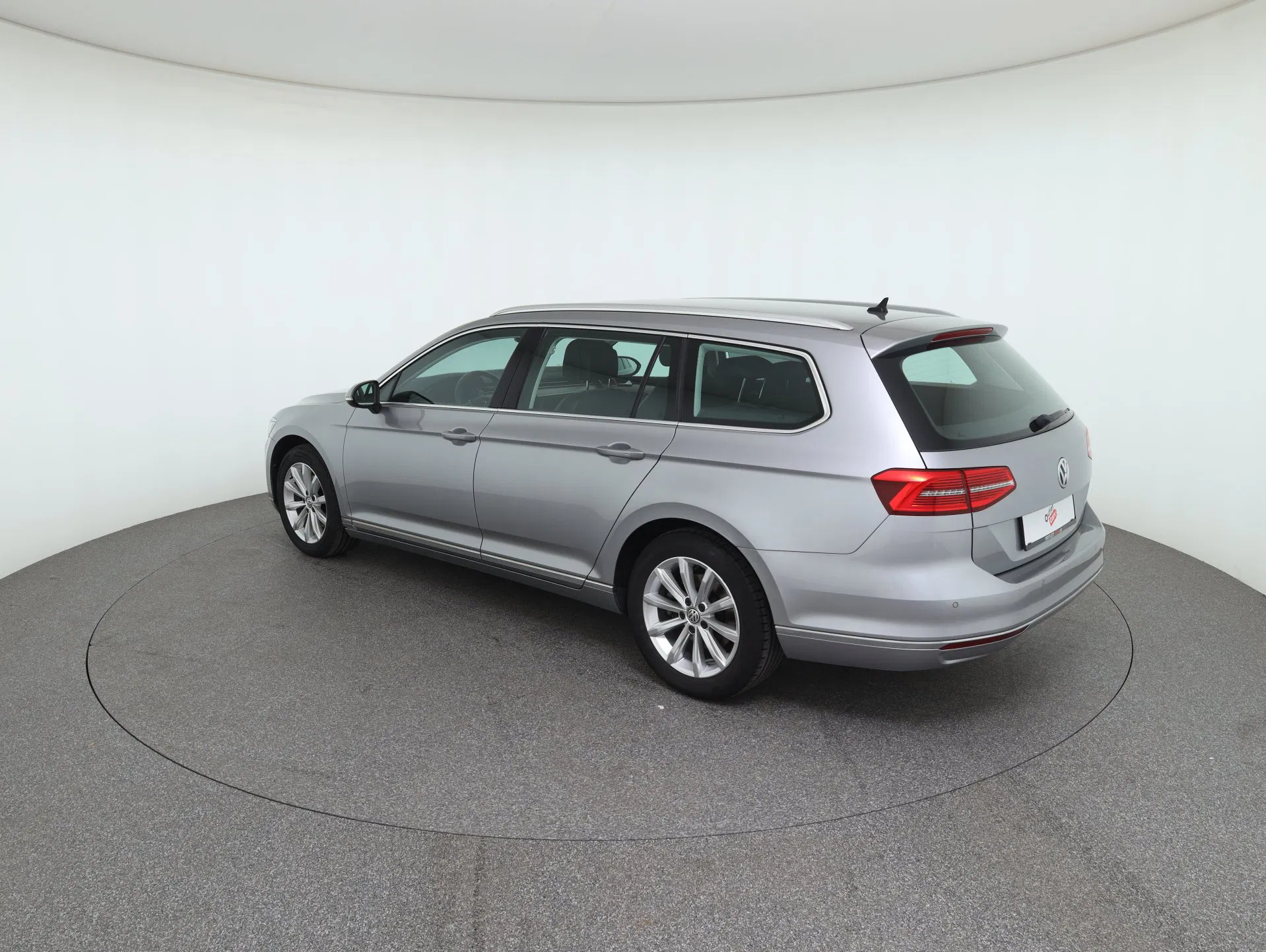 VW Passat Variant 1.6 TDI BMT Highline | Bild 8 von 31