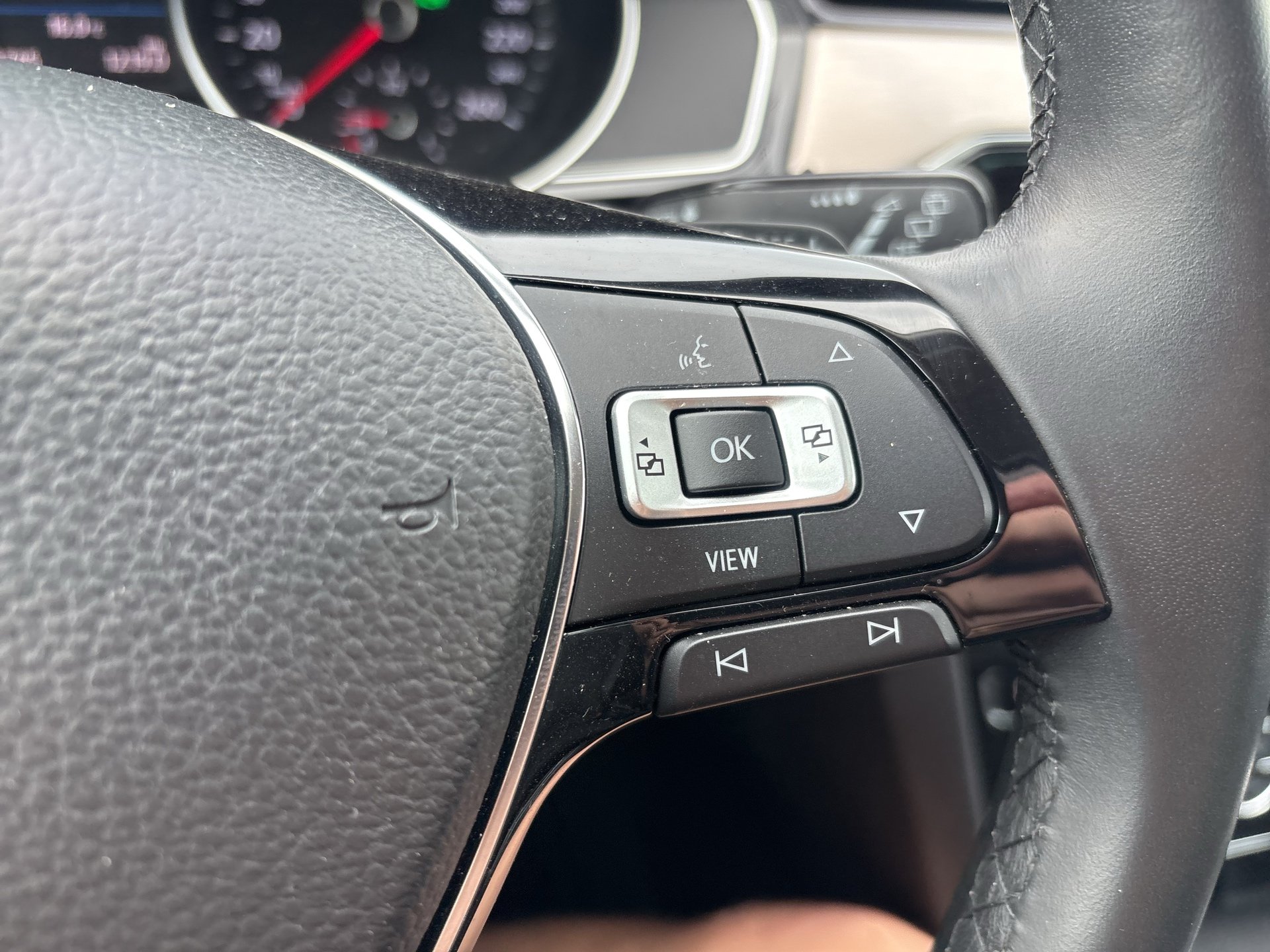 VW Passat Variant 2.0 TDI BMT Highline | Bild 14 von 31