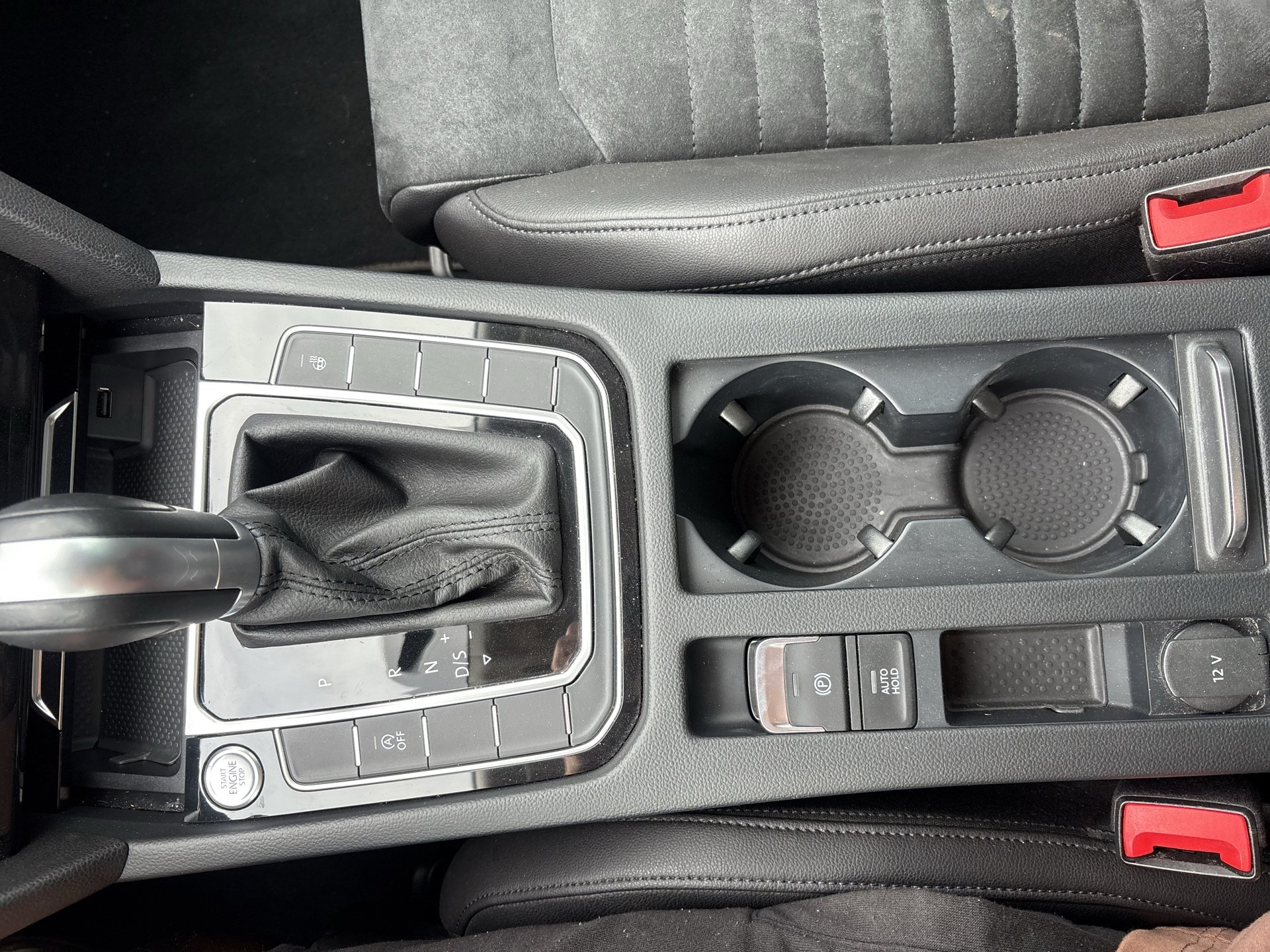 VW Passat Variant 2.0 TDI BMT Highline | Bild 17 von 31